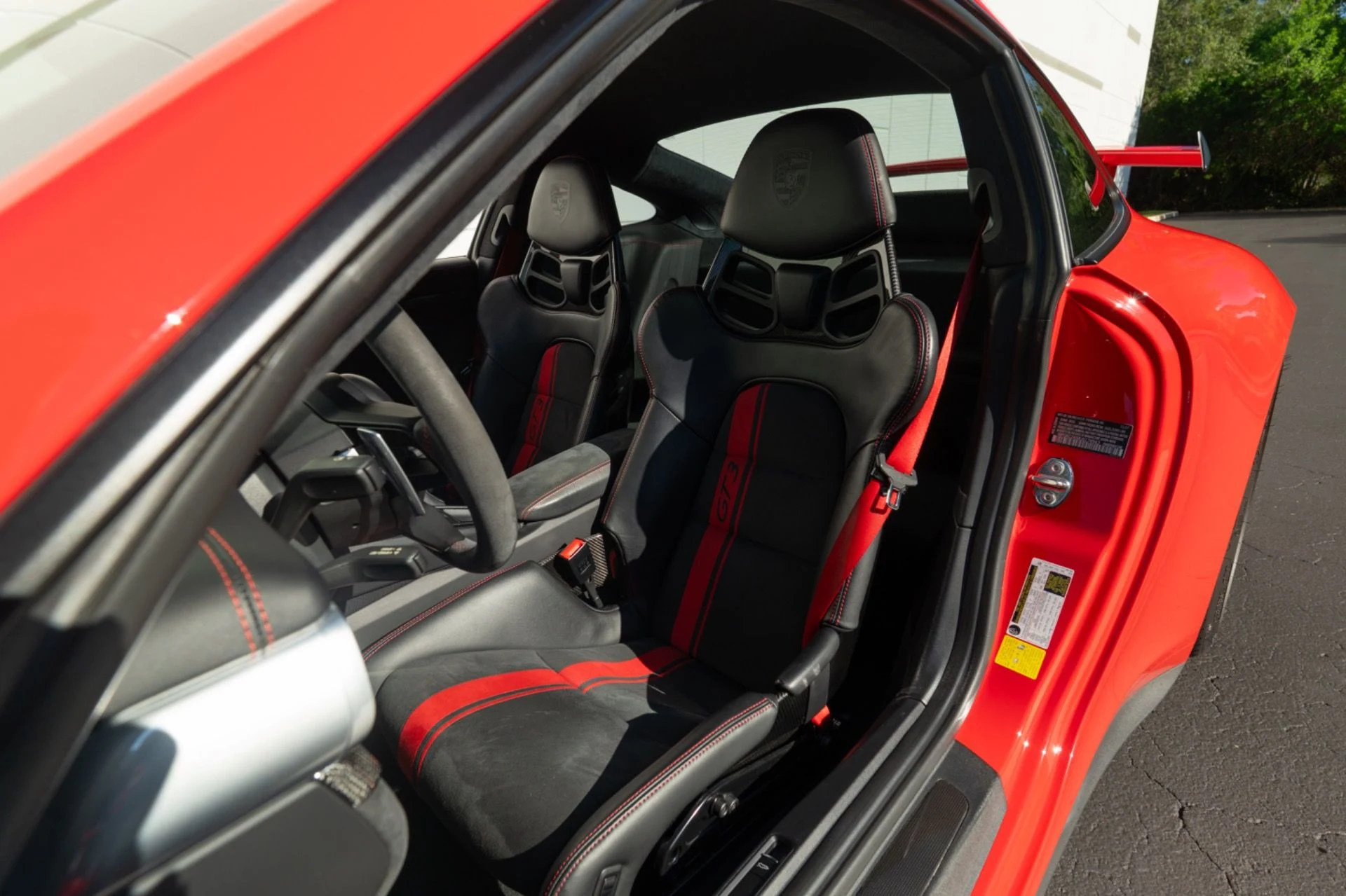 mph044_1189104182_Used_2018_Porsche_911_GT_3_1755032810_3821f6c669