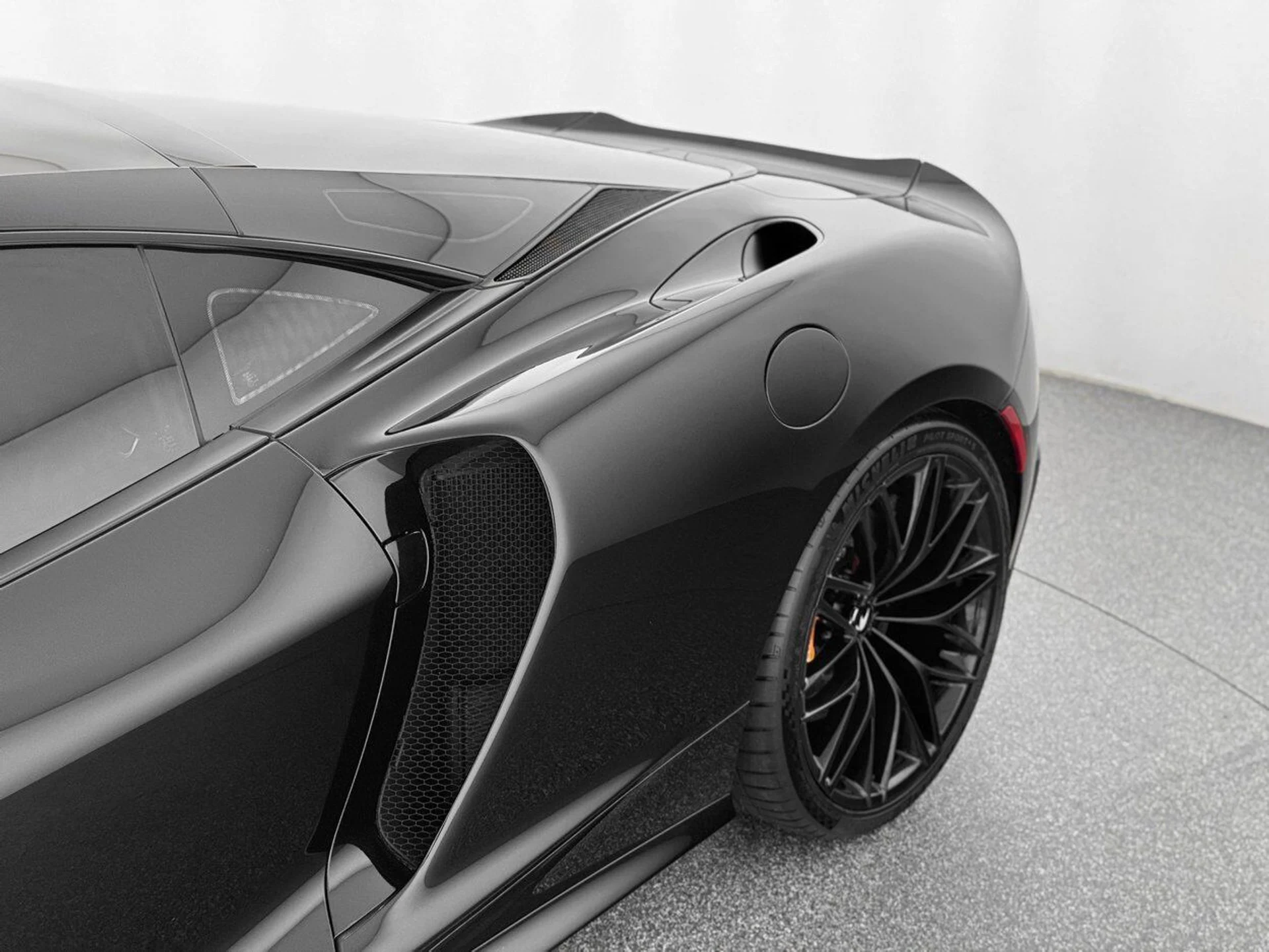 mph044_1197256717_50bd7af968bc4f942a92d3d009fe17b1_35bdd9a400