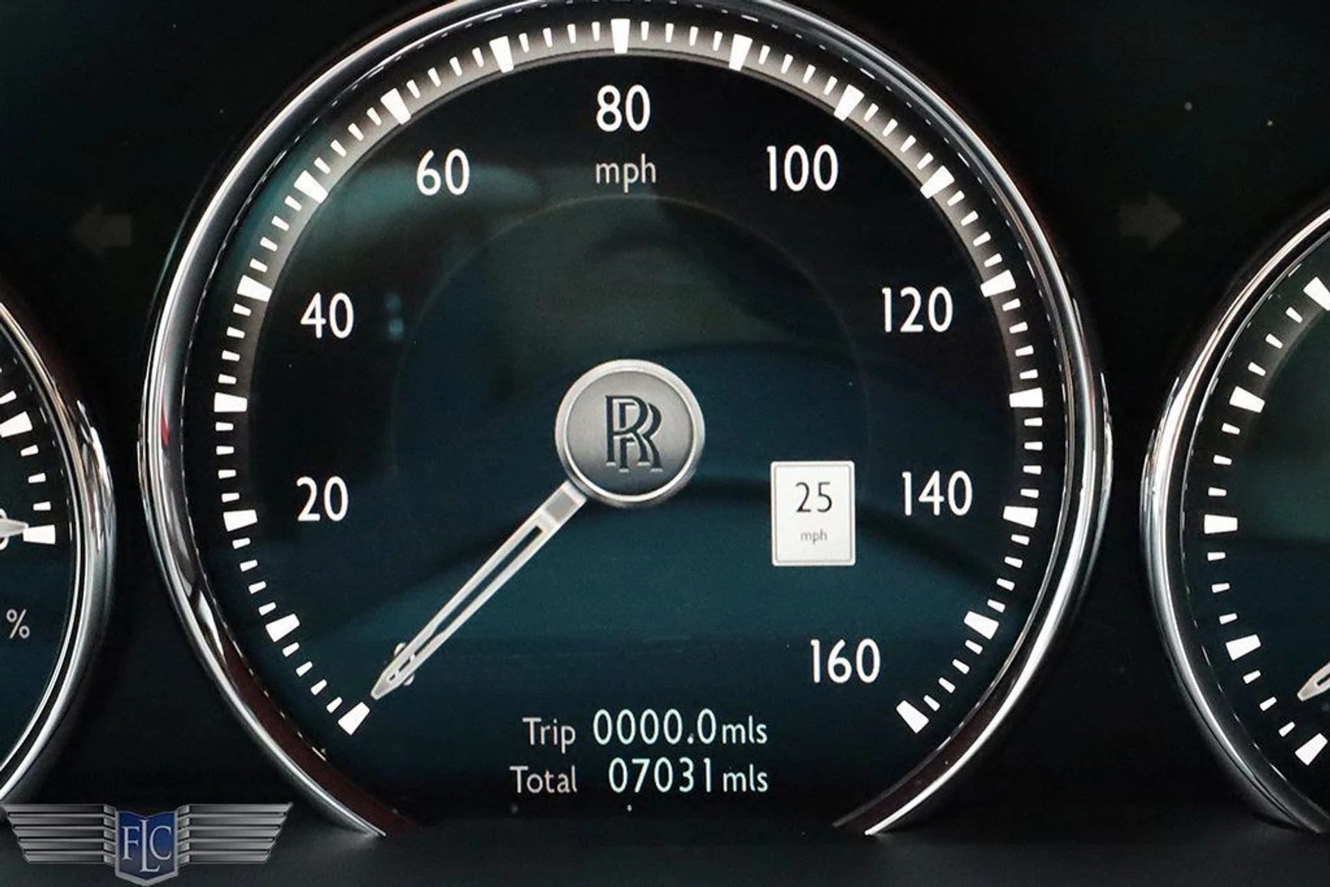 mph044_1208928970_used_2019_rolls_royce_cullinan_sportutility_6305_22963693_45_1024_d2c4a19156