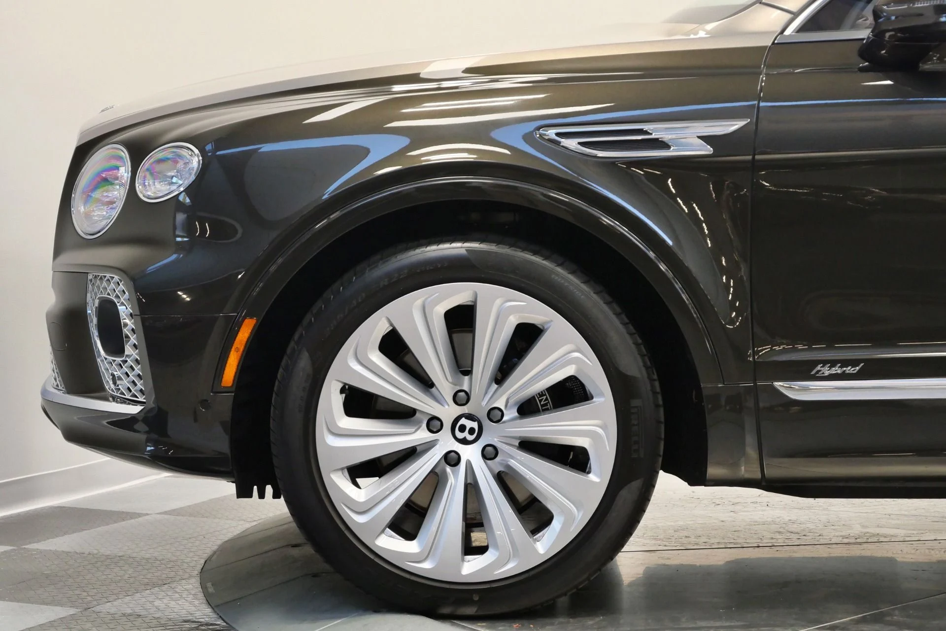 mph044_121408927_Used_2021_Bentley_Bentayga_Hybrid_Mulliner_Driving_Specification_Four_Seat_Comfort_Specification_1767026081_46b1734961