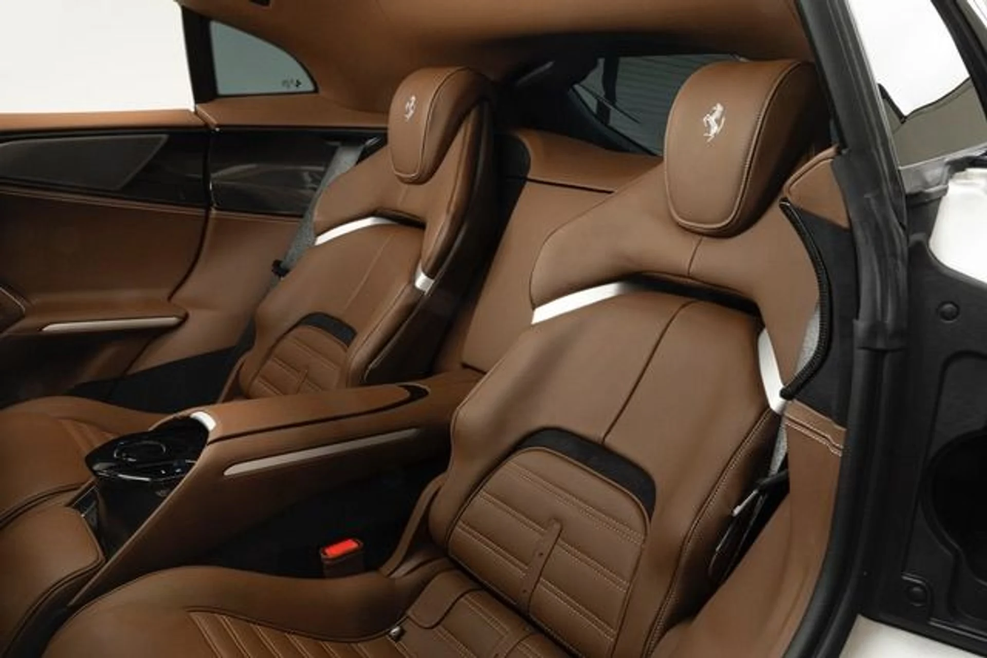 mph044_1230207953_Used_2024_Ferrari_Purosangue_1772567983_02ab09b68b