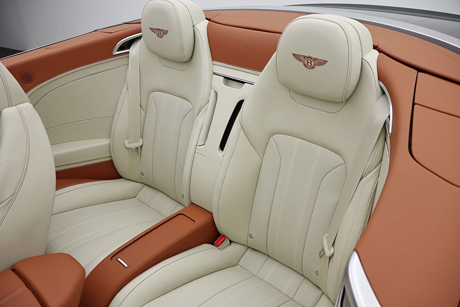 mph044_12349549_New_2026_Bentley_Continental_GTC_36b197aada