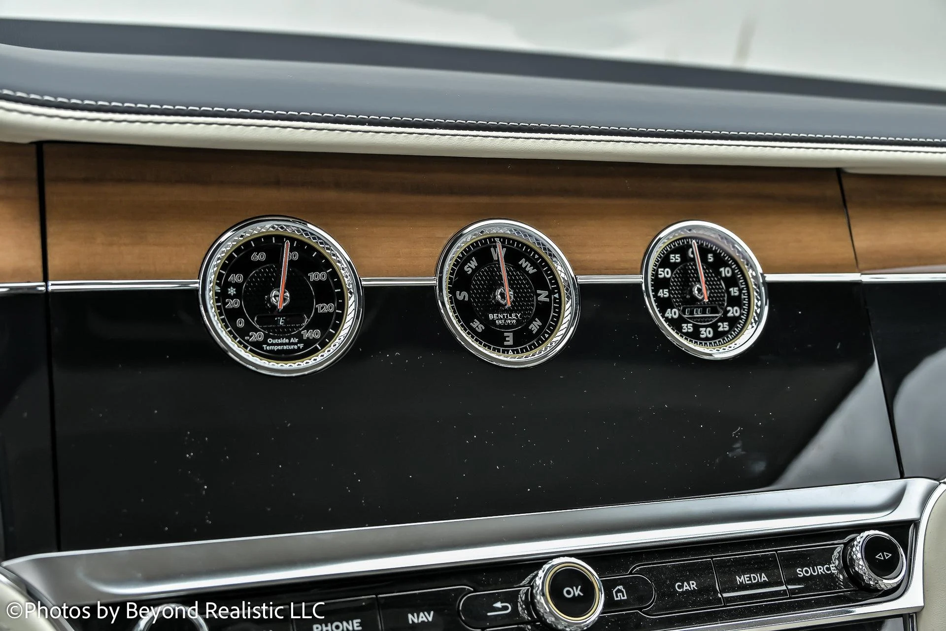 mph044_1237942099_Used_2024_Bentley_Continental_GT_Azure_Convertible_1761724805_f0ea0b1ede