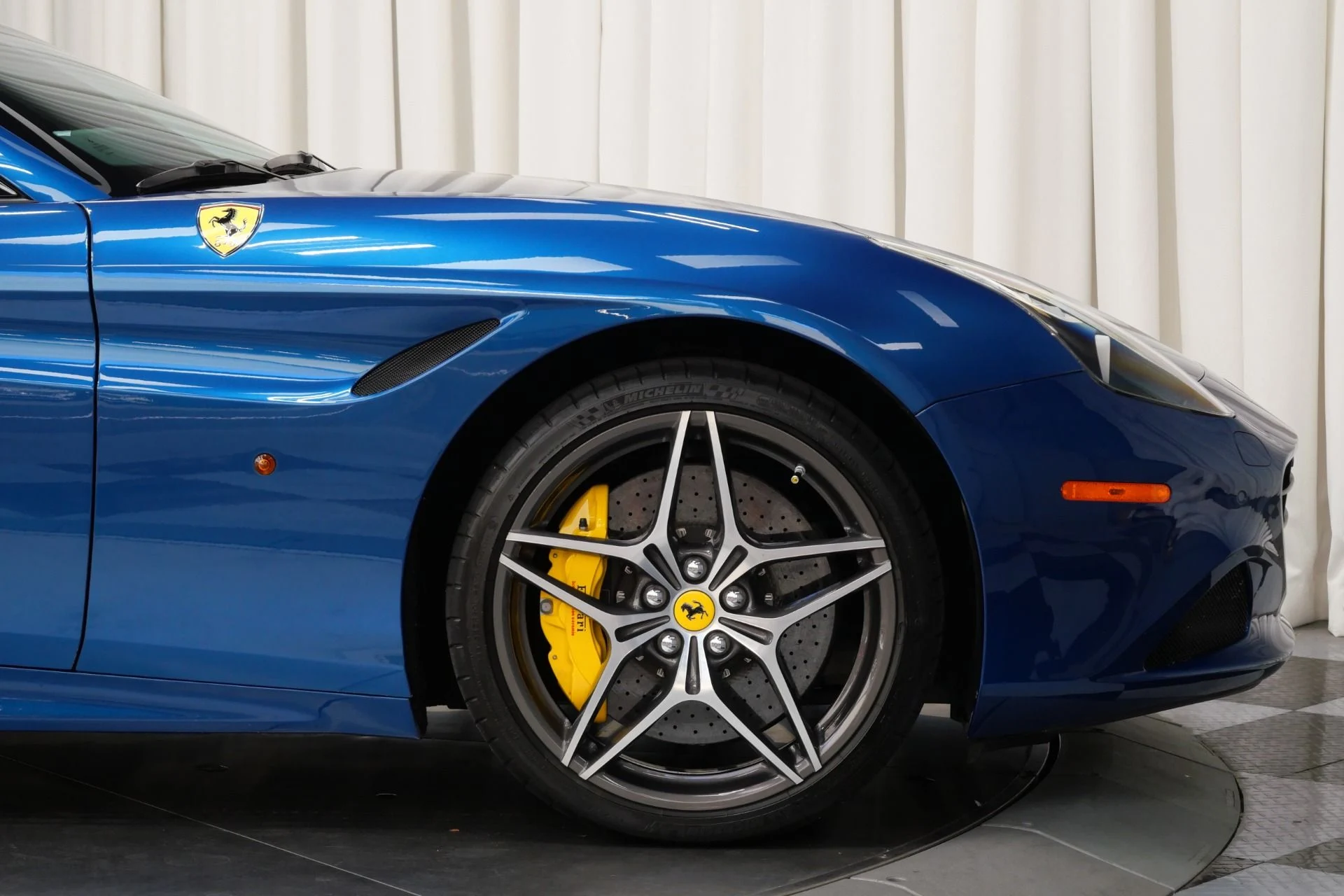 mph044_1252160462_Used_2017_Ferrari_California_T_1759252098_97d2c877de