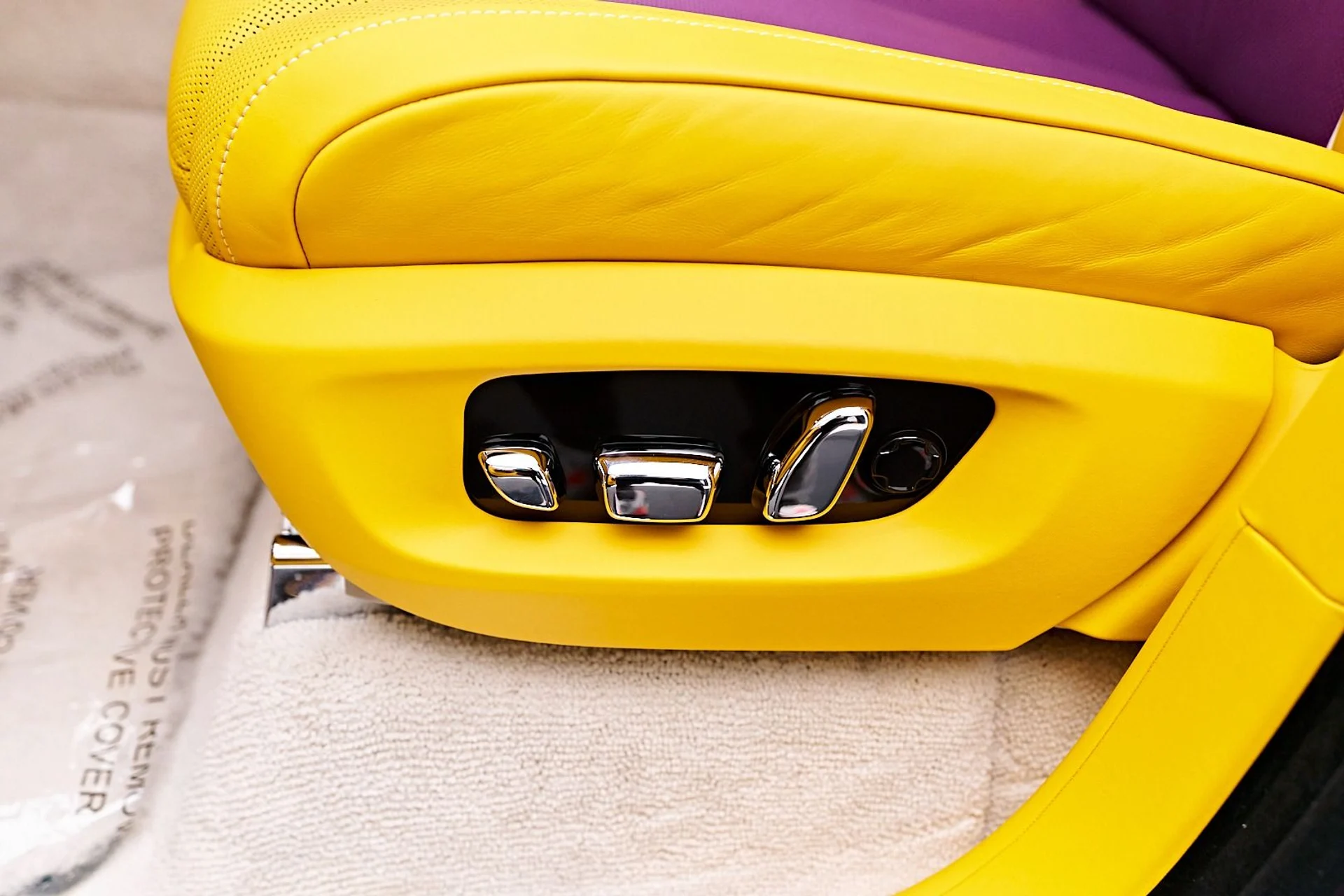 mph044_1267579412_Used_2025_Rolls_Royce_Cullinan_Base_1736646133_7e7bf4a3f6