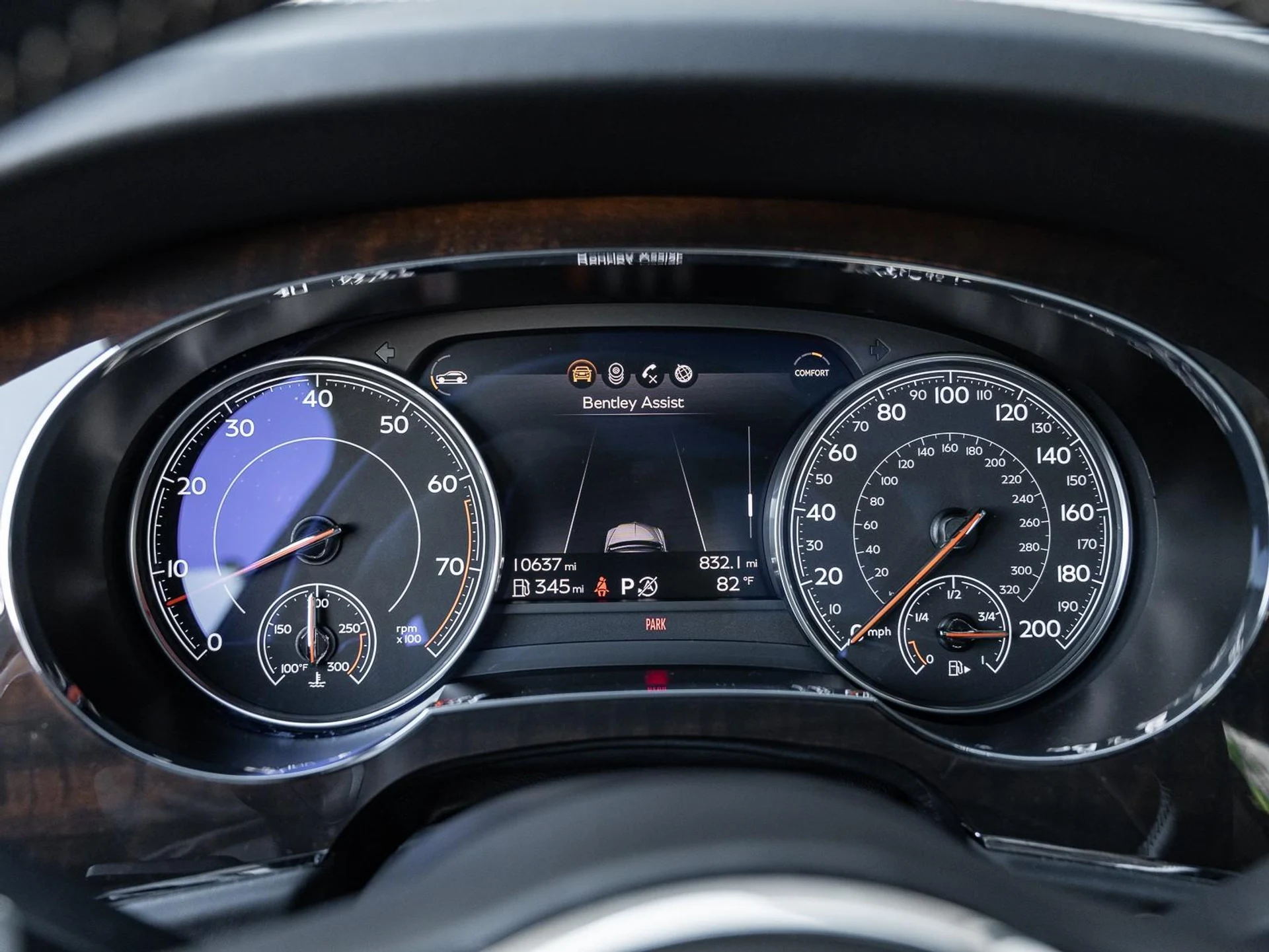 mph044_1282445630_Used_2018_Bentley_Bentayga_W12_Signature_1761171420_d3b826768c