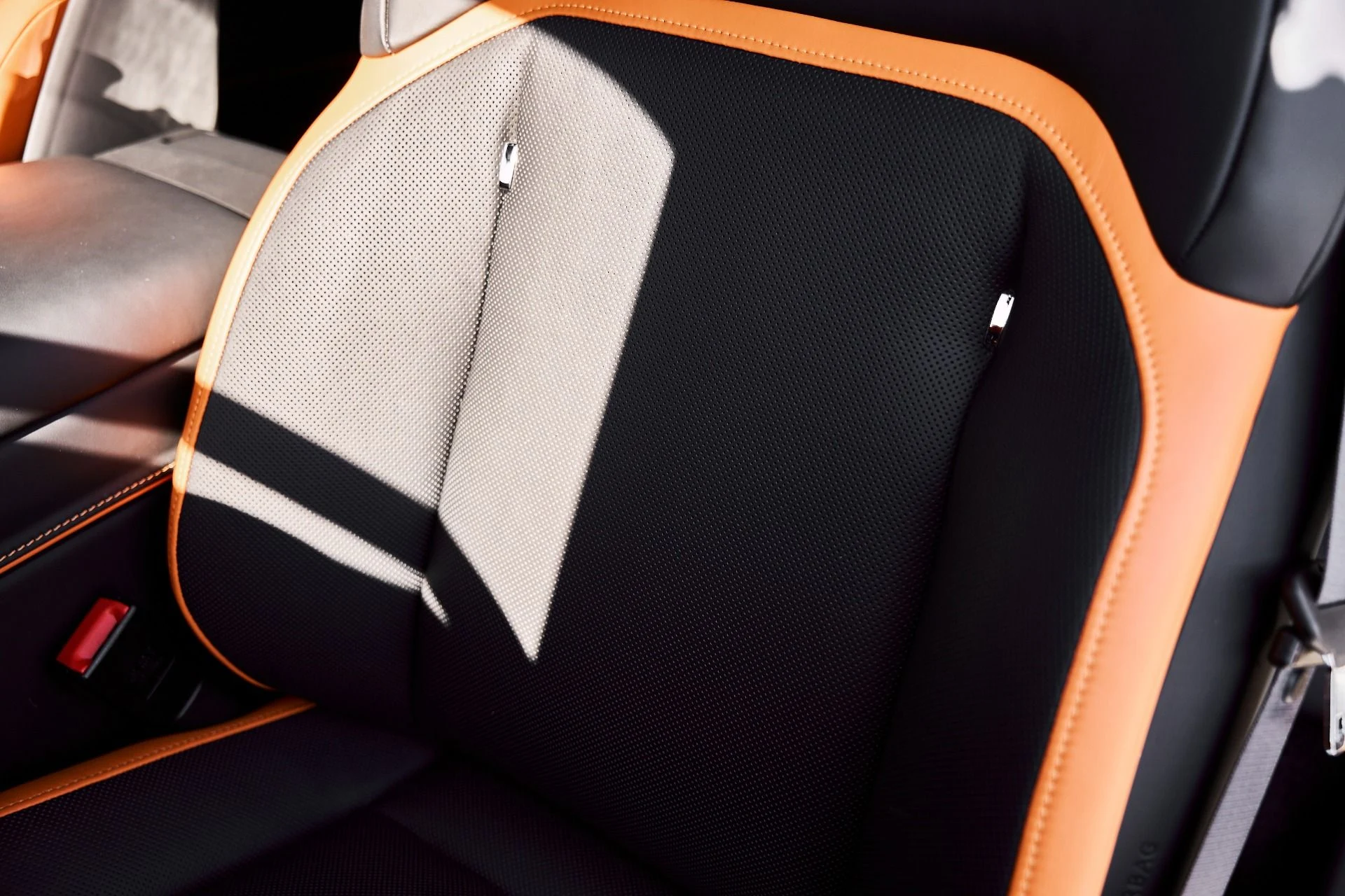 mph044_1294529686_Used_2025_Rolls_Royce_Spectre_Base_1775246548_7d09a92c28