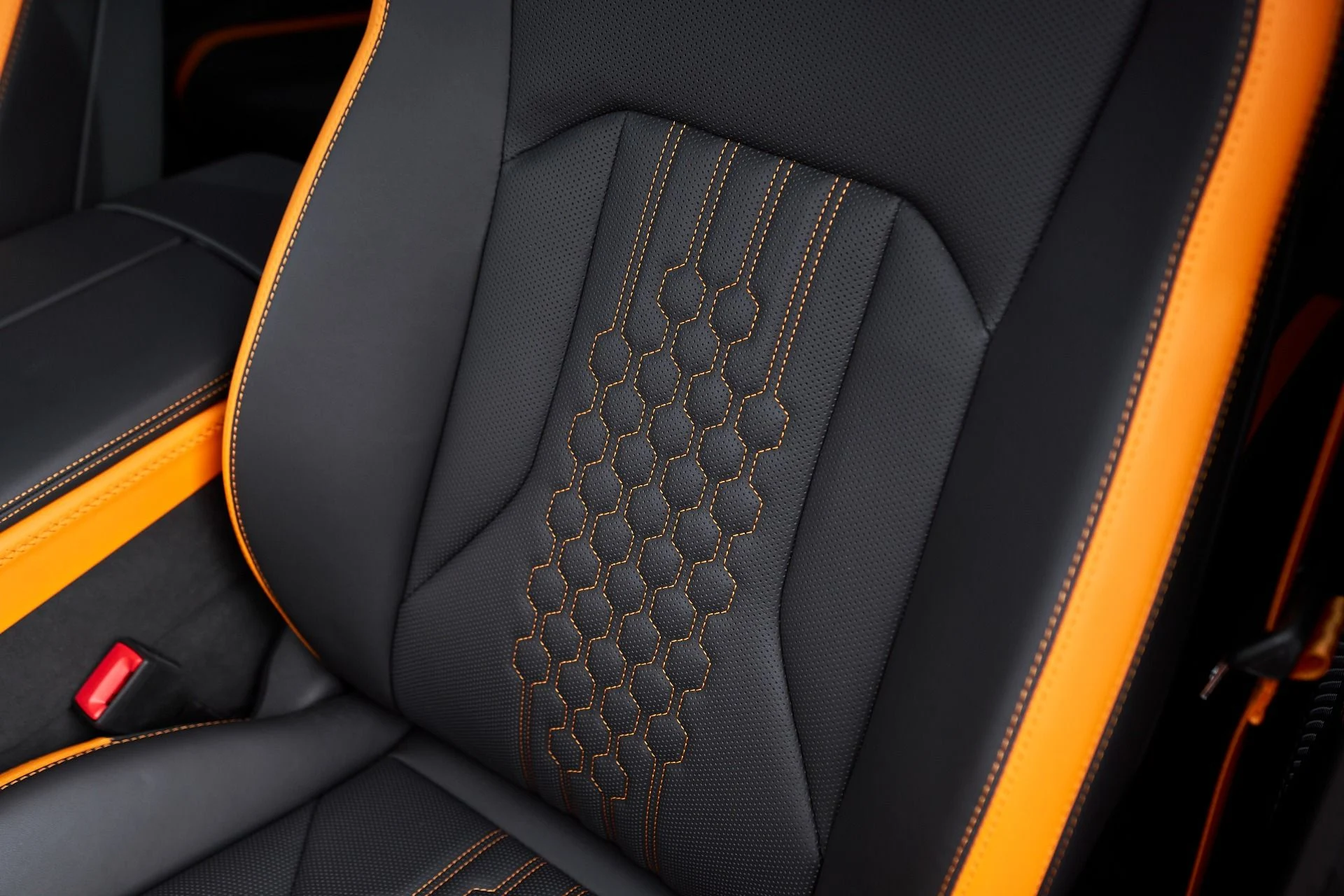 mph044_1319527405_Used_2025_Lamborghini_Urus_SE_1763677049_12b85ed8ad