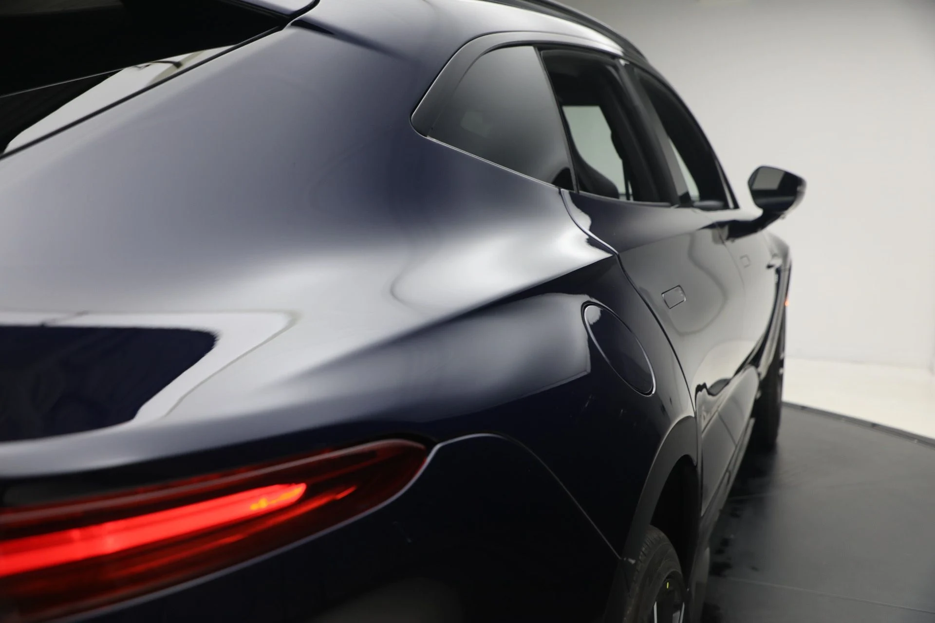 mph044_1321133119_New_2026_Aston_Martin_DBX_S_1767981036_1cc09675d6