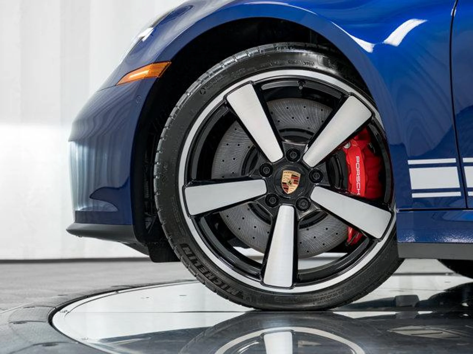 mph044_1329796419_Ee_A_Xs04w_AY_Kqi4p5_p_Bl_Ve_RKU_50_5bd8c02418