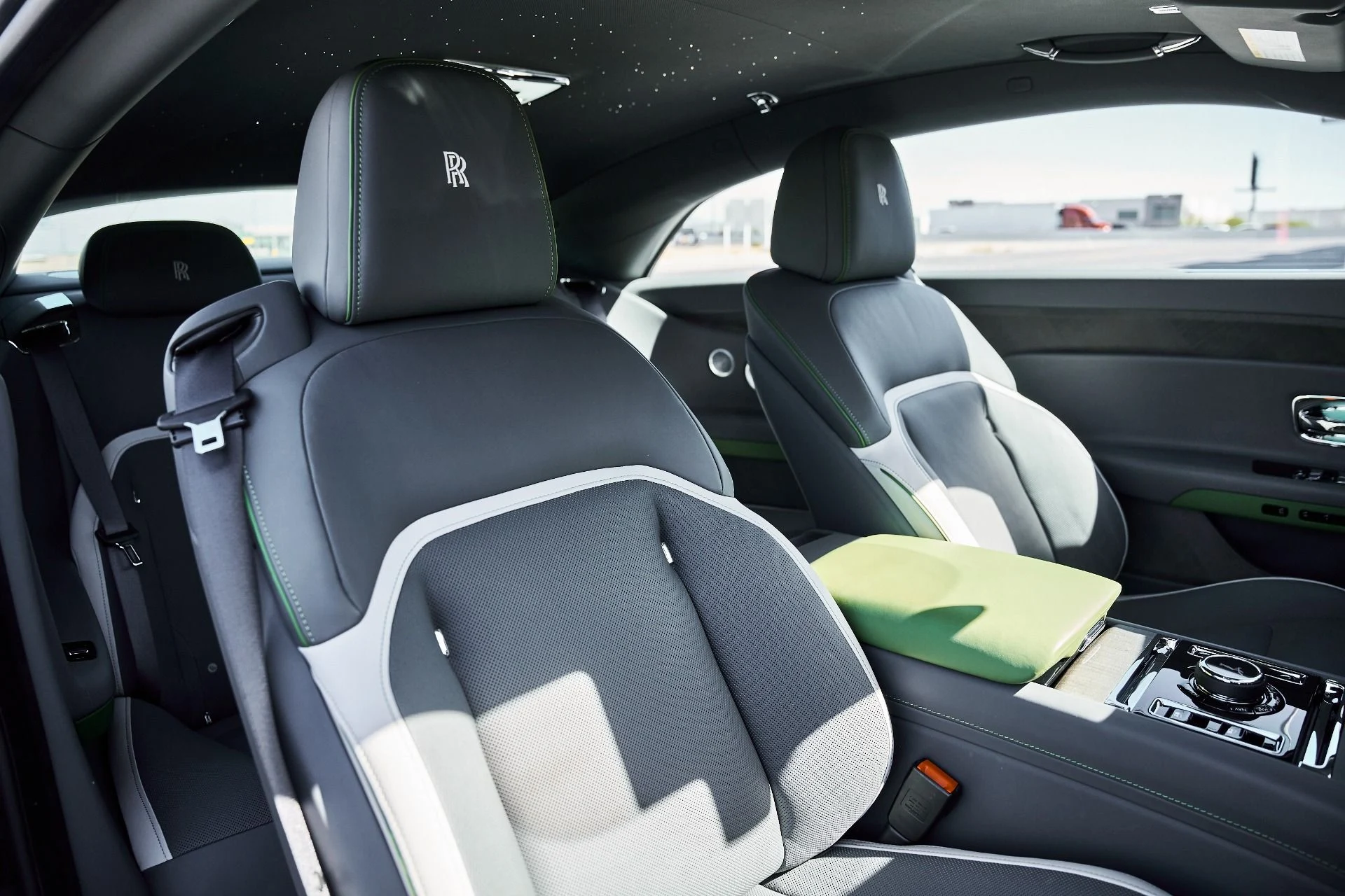 mph044_1352558506_Used_2024_Rolls_Royce_Spectre_Mansory_1776840092_fc6fdbc4c2