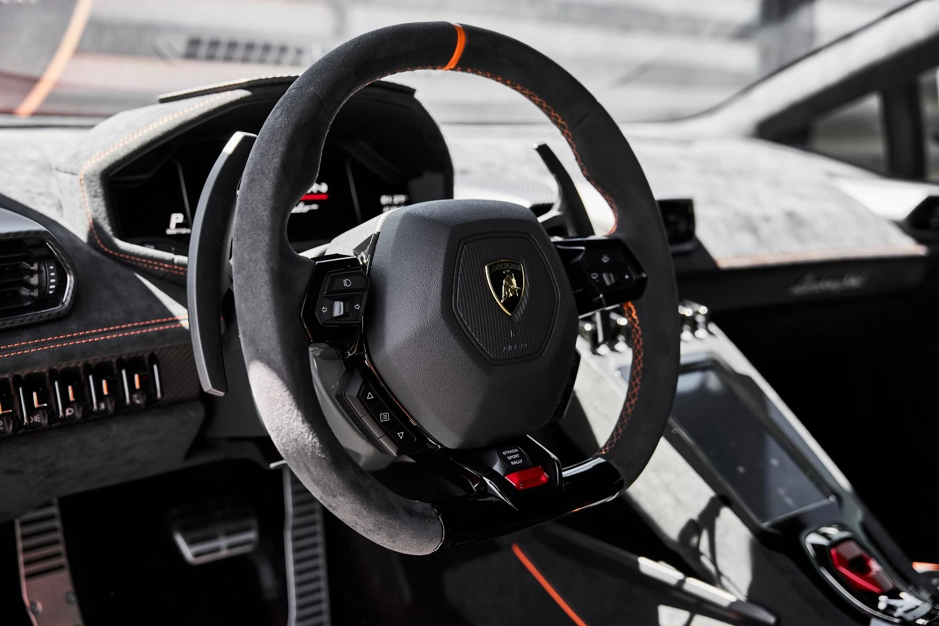 mph044_1363152023_Used_2023_Lamborghini_Huracan_Sterrato_Base_1776823464_31c0dd6361