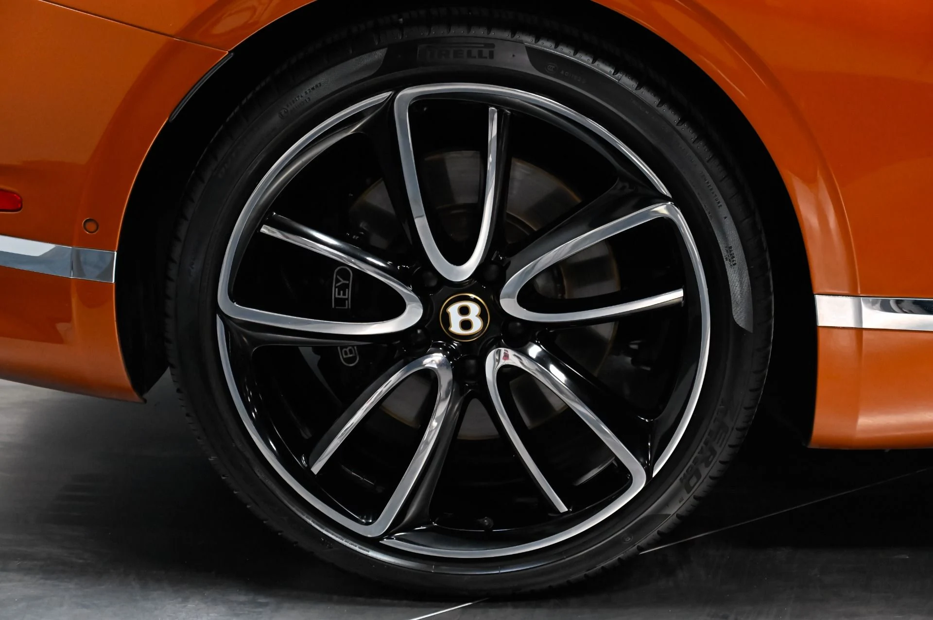 mph044_1374896789_Used_2020_Bentley_Continental_GT_V8_1788402769_7bc26640eb