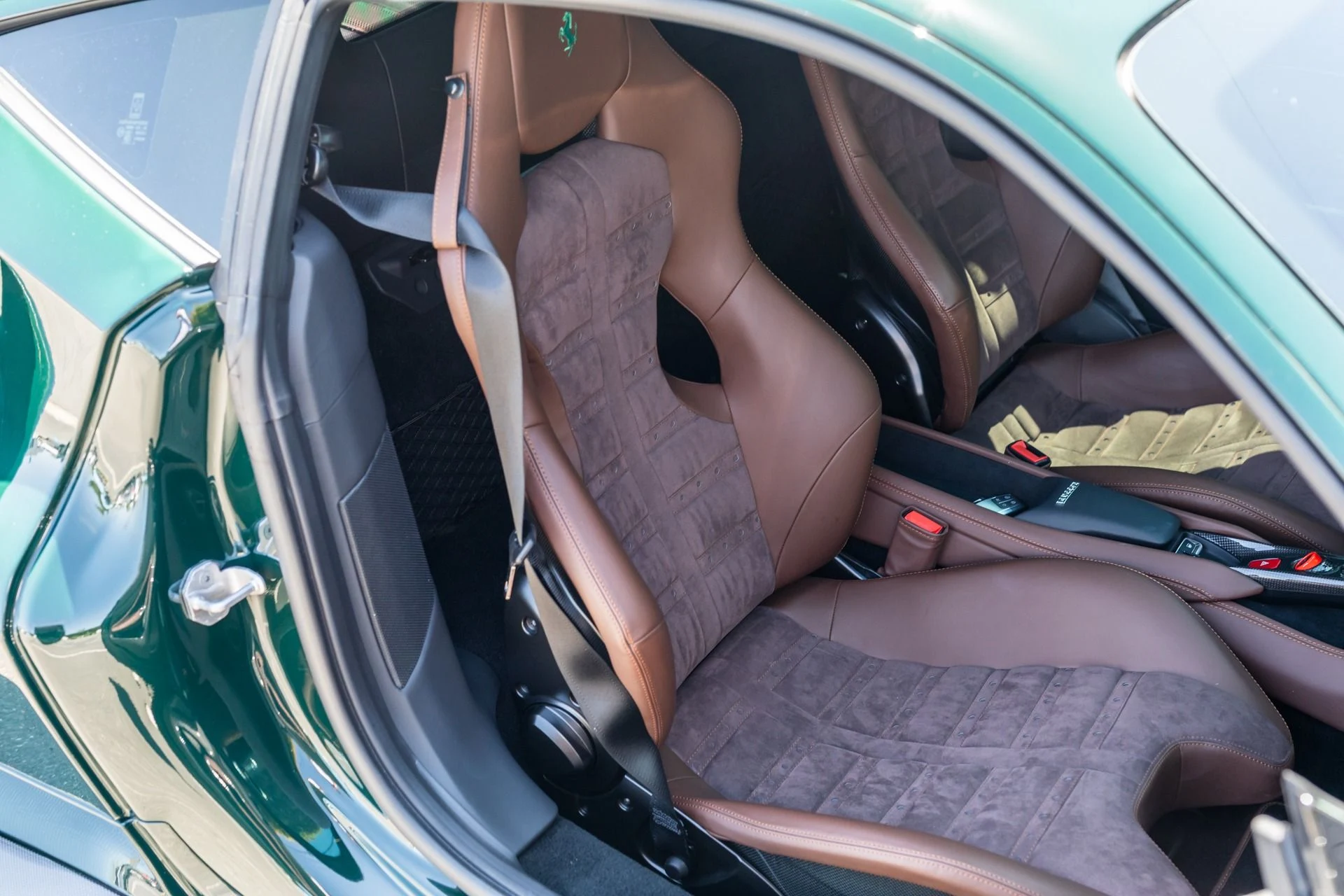 mph044_1377649938_Used_2022_Ferrari_F8_Tributo_1744415624_d036fa82c6