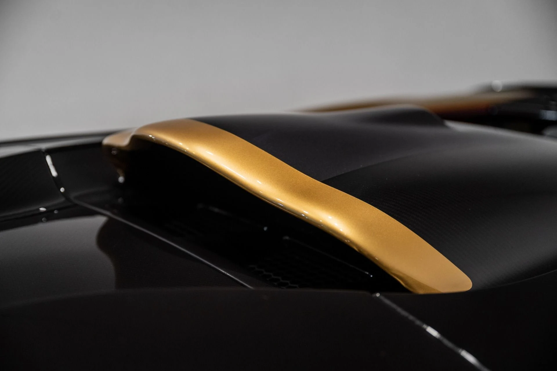 mph044_1423139053_New_2026_ASTON_MARTIN_VALHALLA_1775946933_497ec063d5