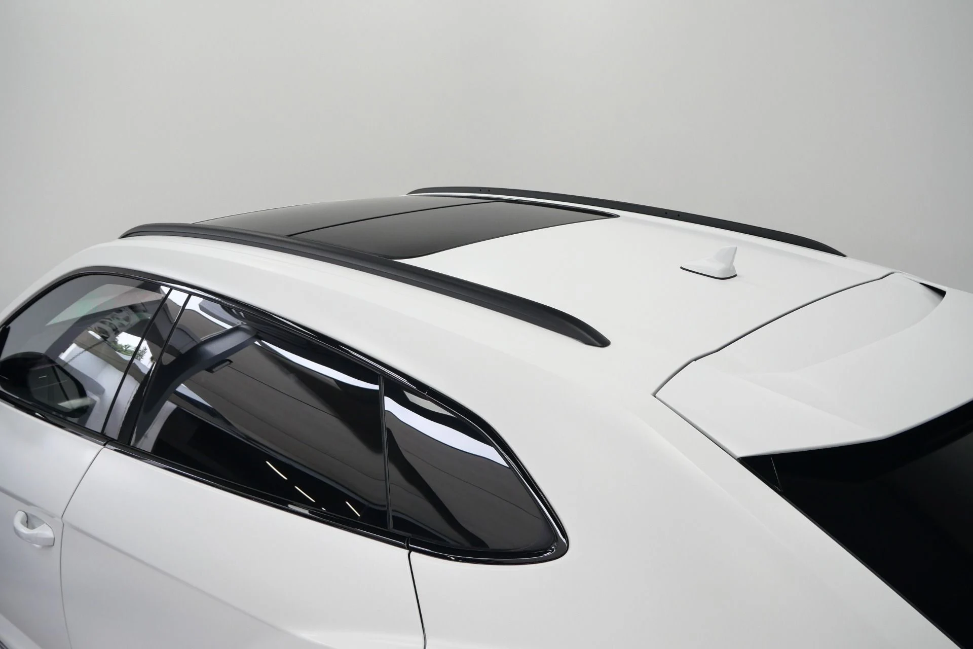 mph044_1423679141_Used_2021_Lamborghini_Urus_Carbon_Fiber_Packs_Inside_and_Out_23_Inch_Wheels_1775930480_52909924b0