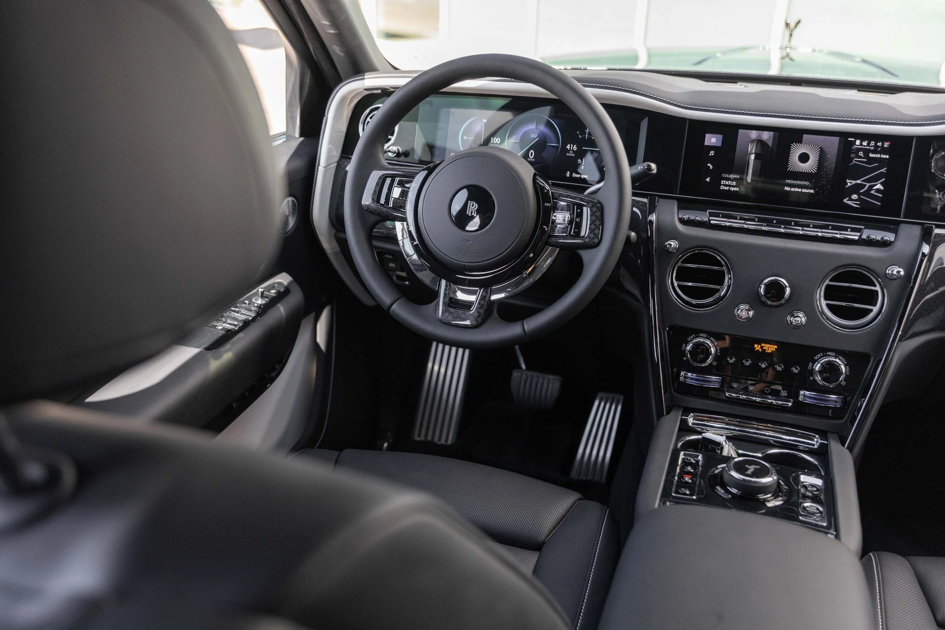 mph044_1436430892_Hi_Tech_Luxury_Imports_LLC_SLA_33_HA_07_VU_236993_image_44_36a8353f5b