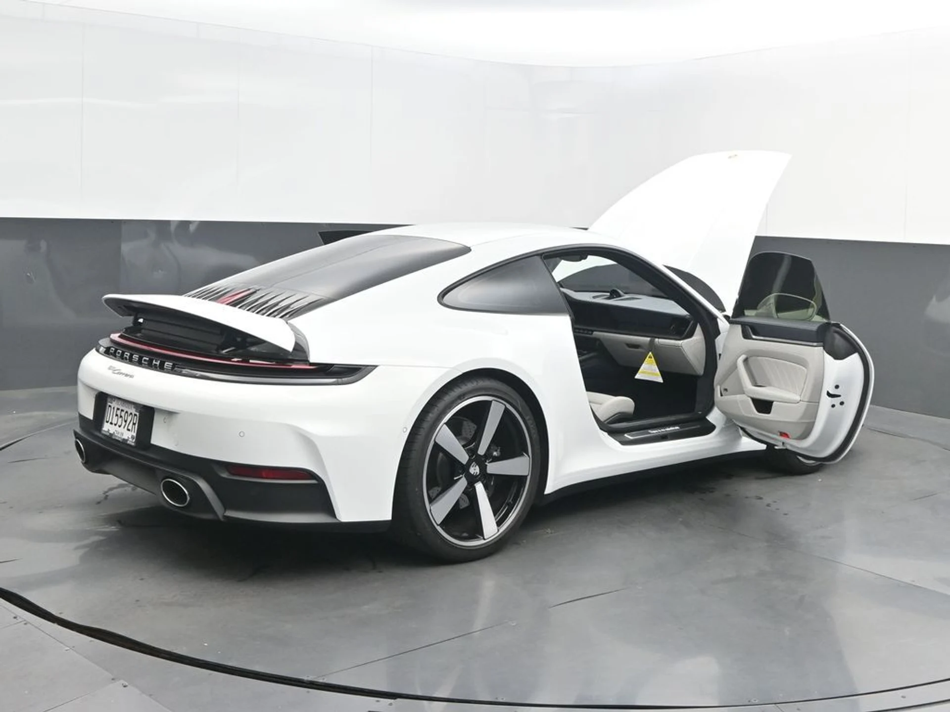 mph044_145036263_e46b837c769286df251bfc6f7994570bx_0f3645025d