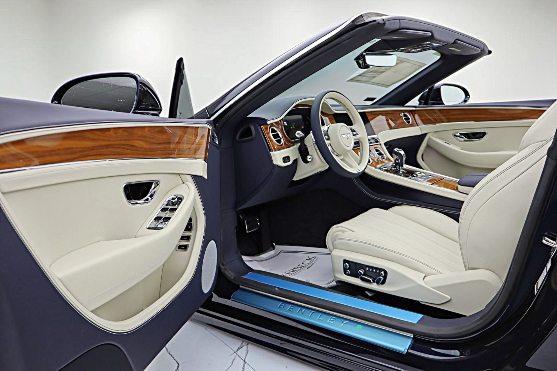 mph044_1452832463_New_2026_Bentley_Continental_GTC_c798211def