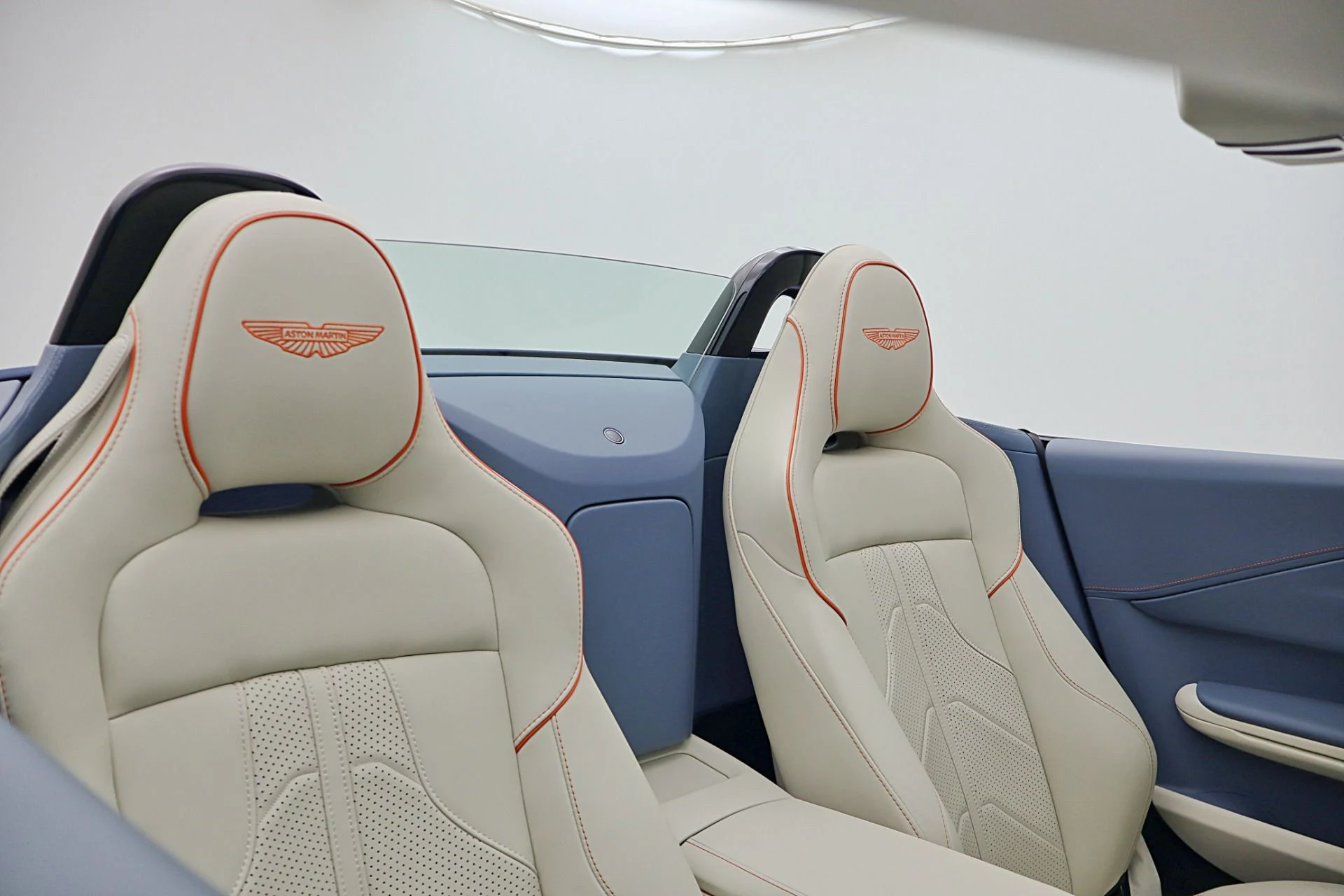 mph044_1460601209_New_2026_Aston_Martin_Vantage_Roadster_4fdbc705ef