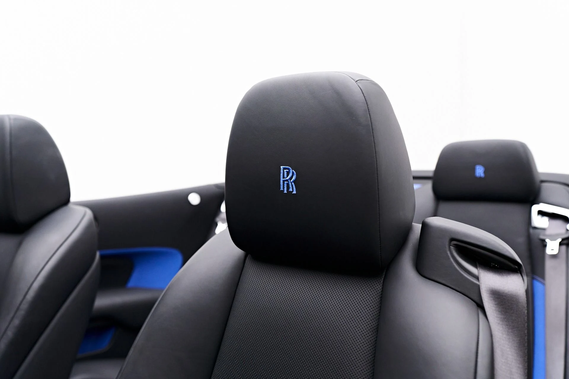 mph044_1463399164_Used_2018_Rolls_Royce_Dawn_Base_1712097649_dbce2fec9e