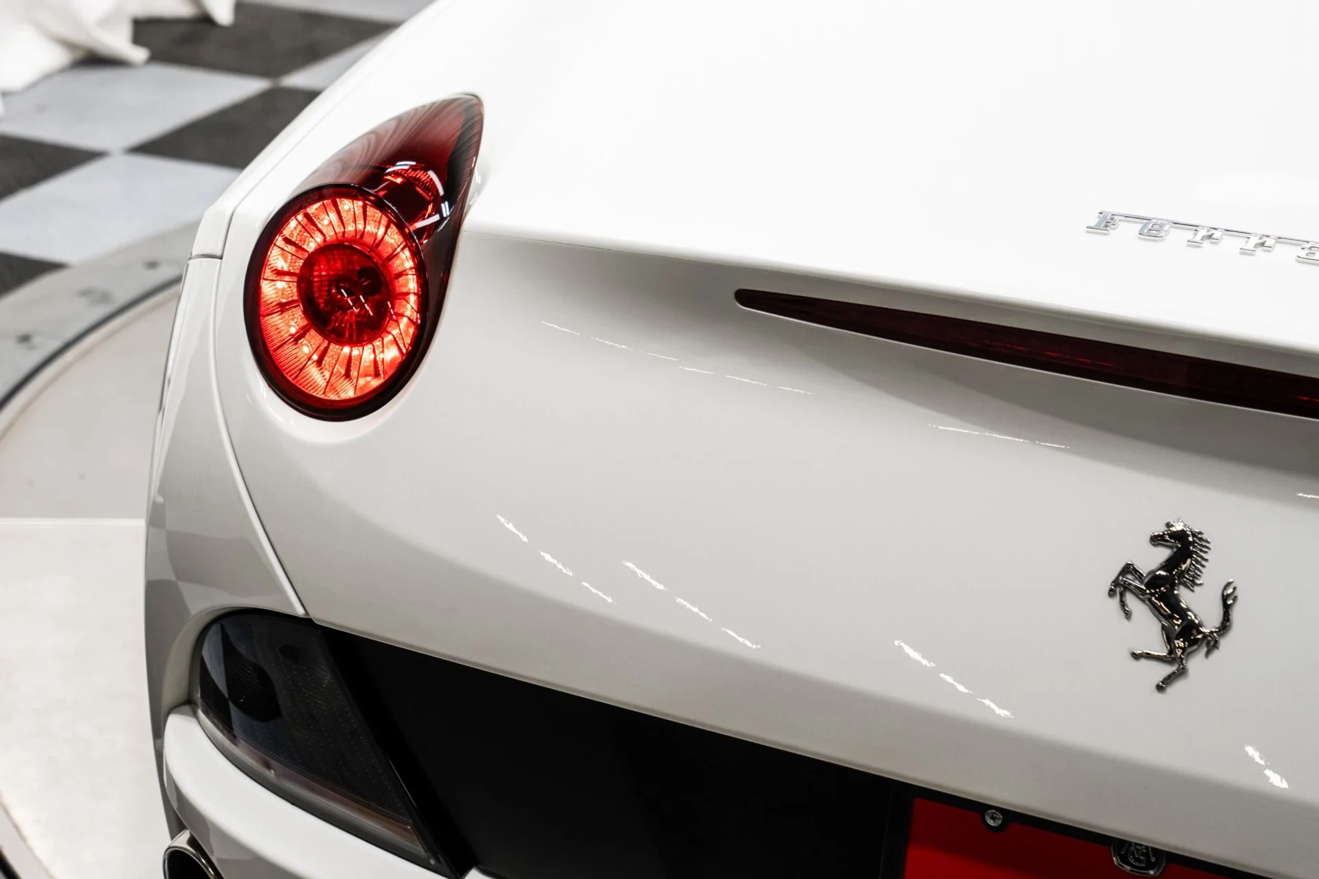 mph044_1466105212_Used_2014_Ferrari_California_1762200649_bc2dbd102e