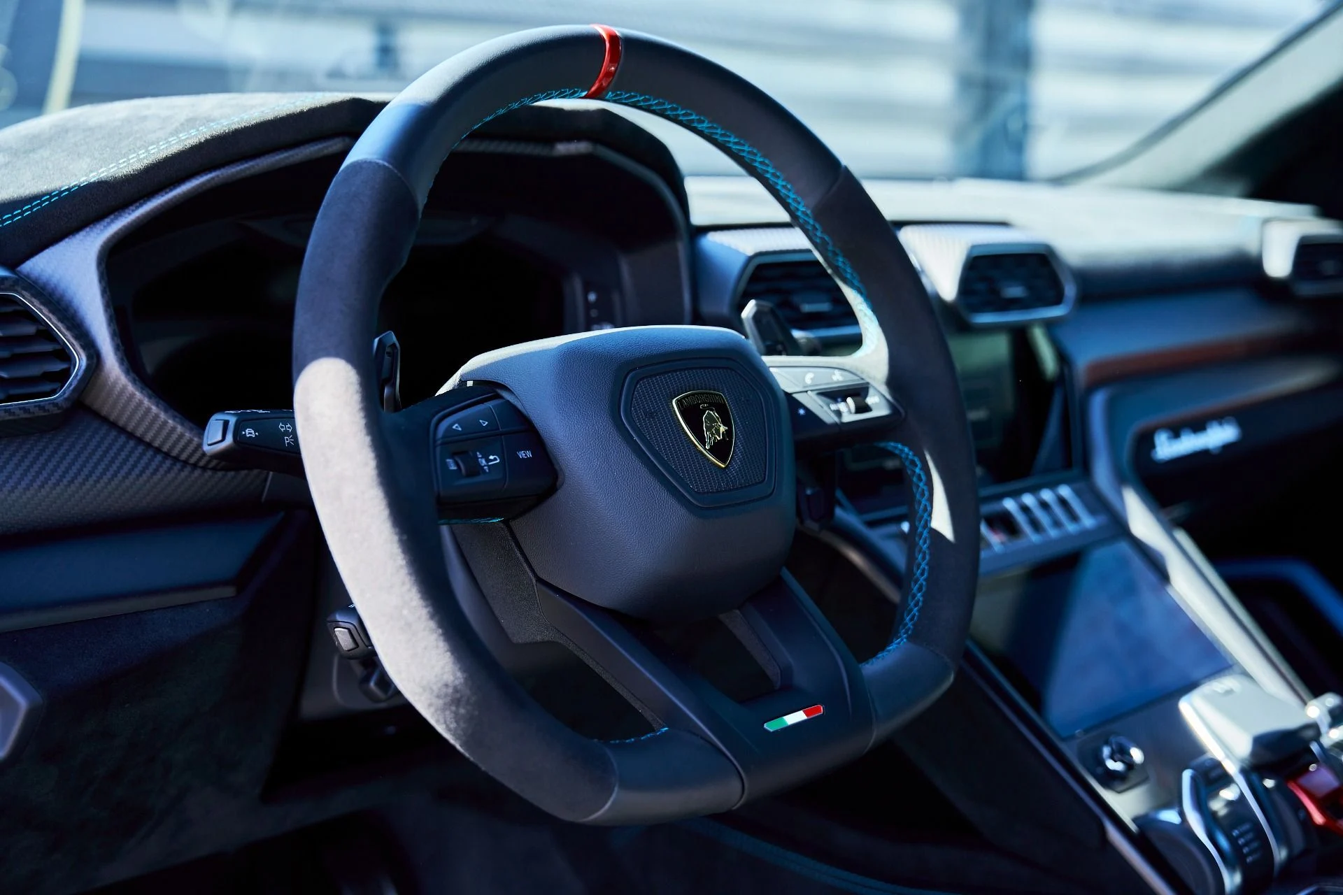 mph044_1494480646_Used_2024_Lamborghini_Urus_Performante_1773367144_e5daef8095