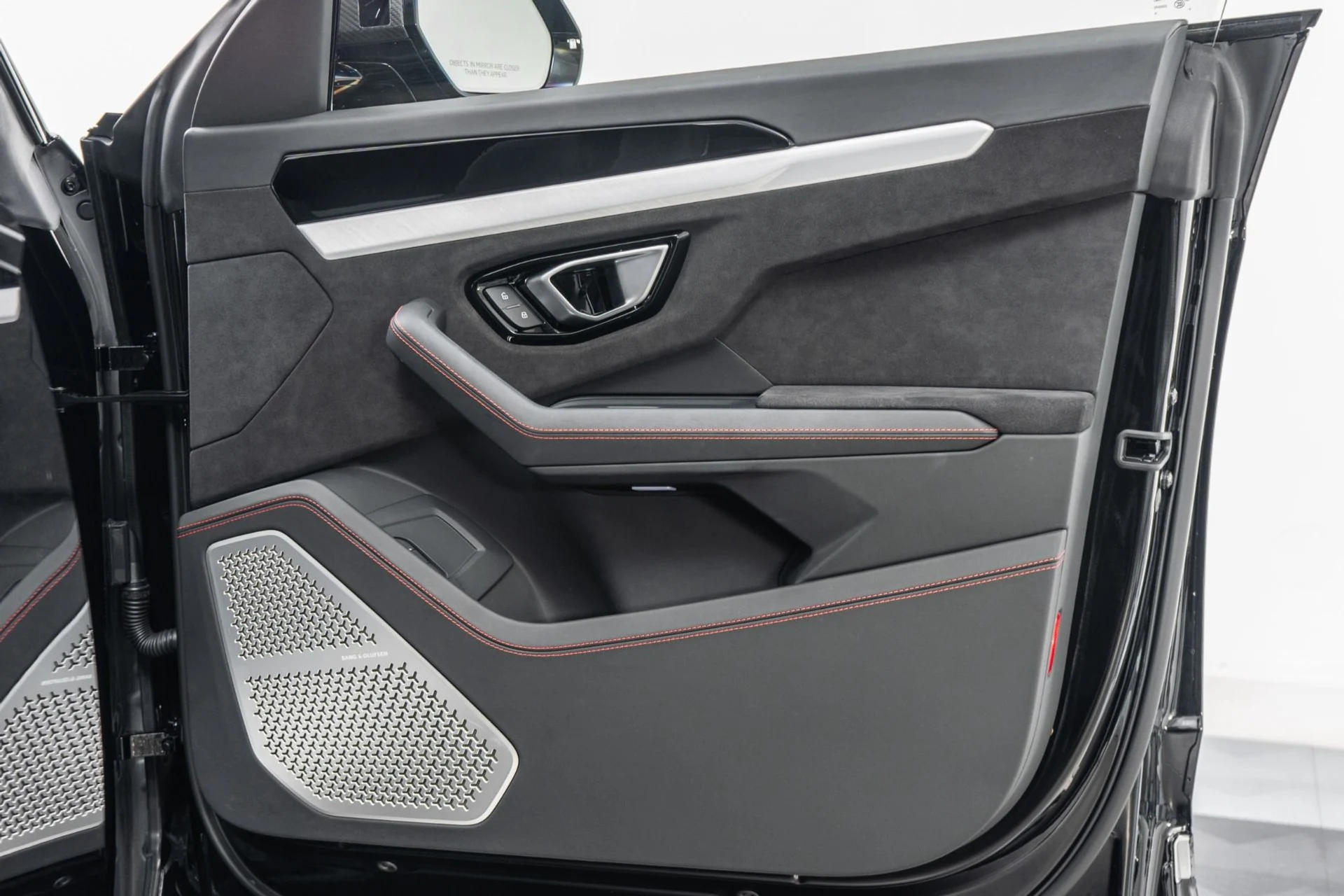 mph044_1500447604_Used_2021_Lamborghini_Urus_Q_Citura_Interior_Bang_and_Olufsen_Audio_1778530173_67cfdfef8f