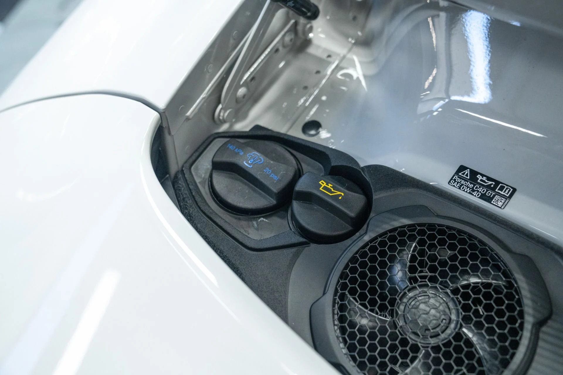 mph044_1506715928_Used_2024_Porsche_911_GT_3_Touring_1761943972_6a6219442f