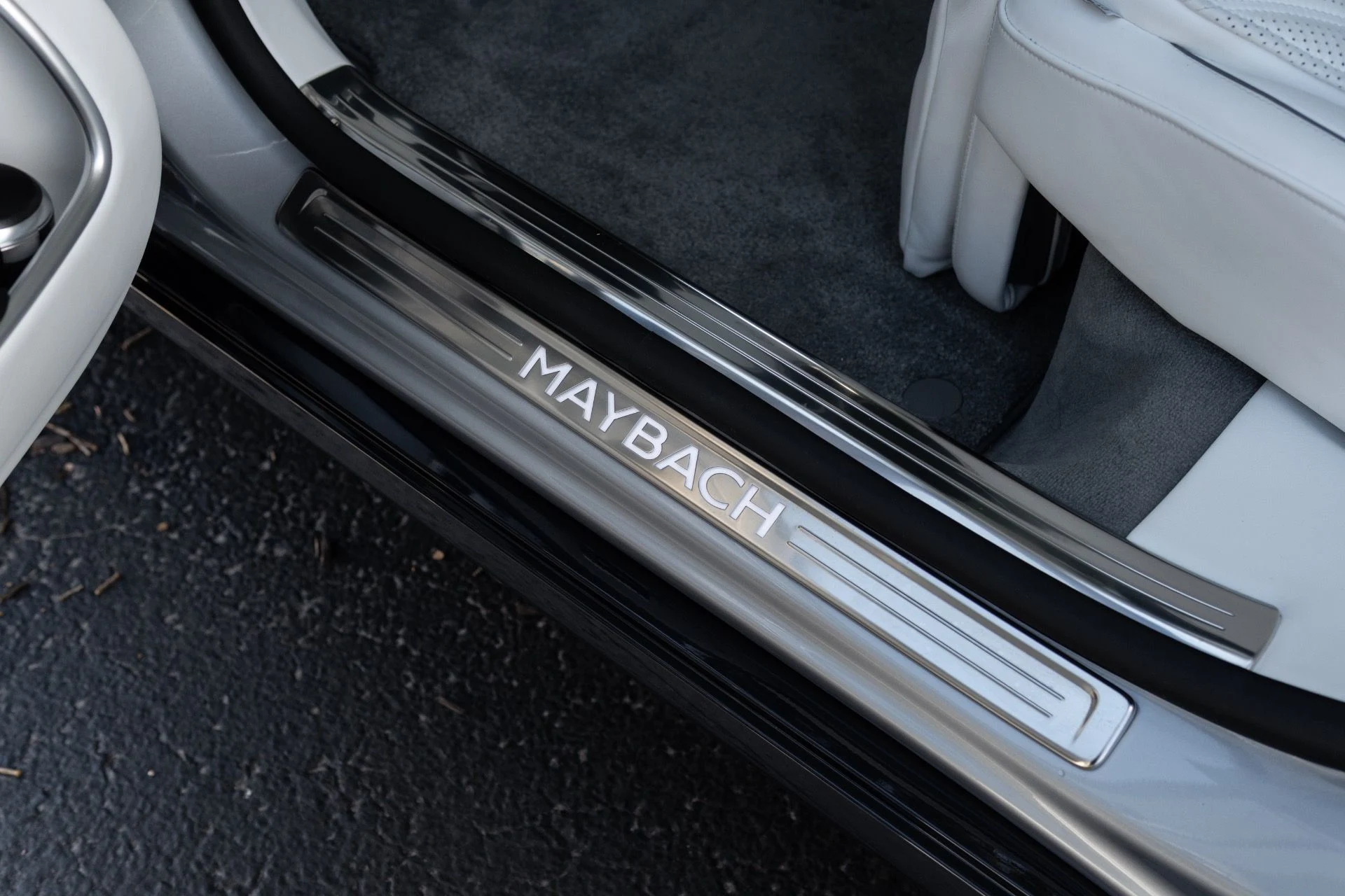 mph044_1514406911_Used_2022_Mercedes_Benz_S_Class_Mercedes_Maybach_S_580_4_MATIC_1769453531_85ca42cf30