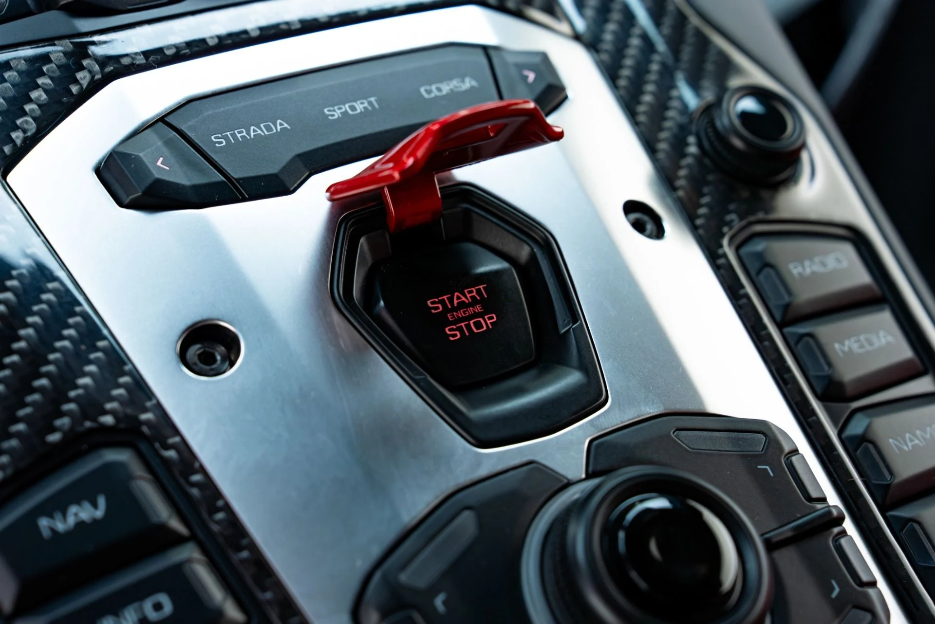 mph044_1533670208_Used_2015_Lamborghini_Aventador_LP_700_4_1778261719_7659b80059