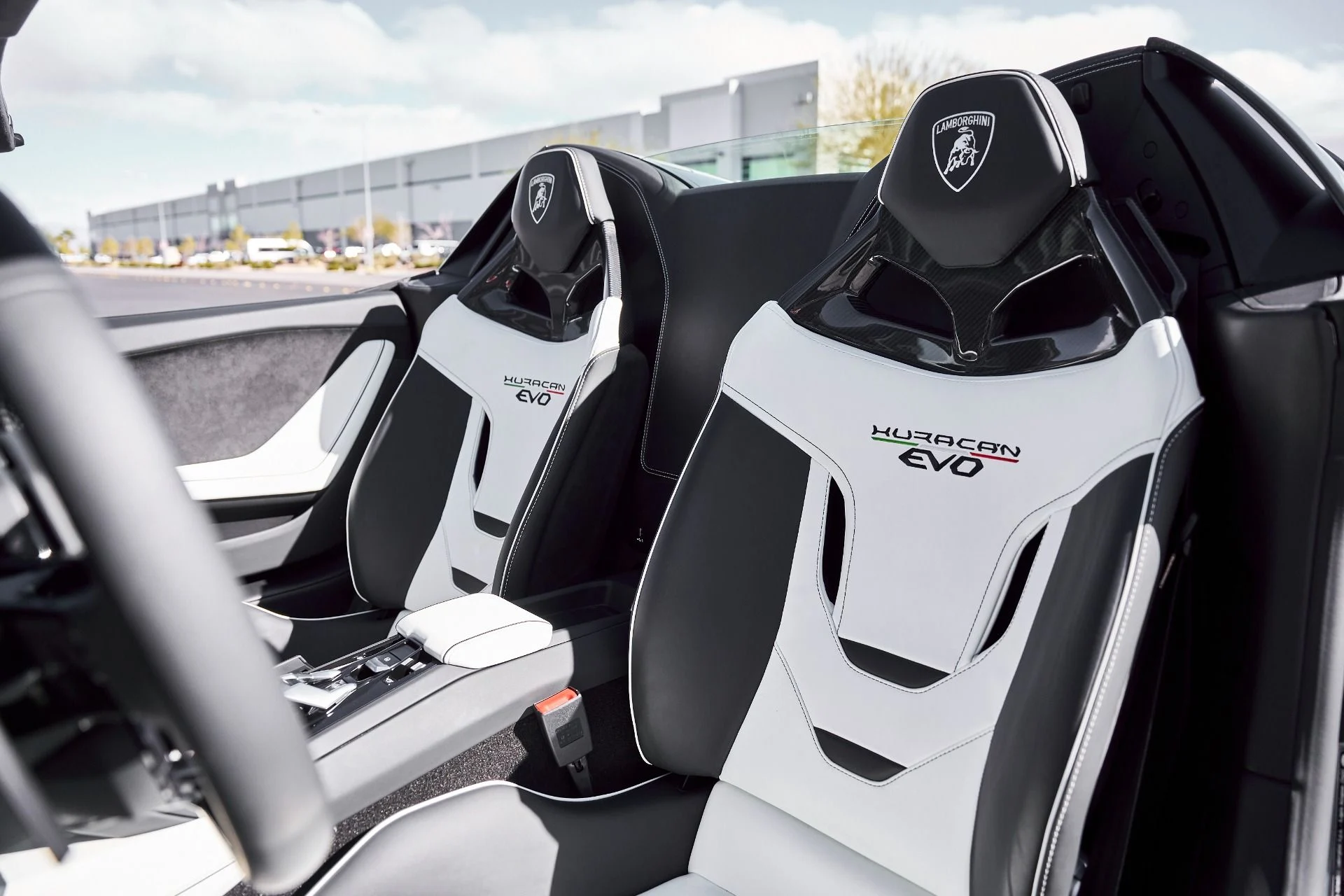 mph044_1534101727_Used_2024_Lamborghini_Huracan_EVO_Base_1771467063_9080c45999