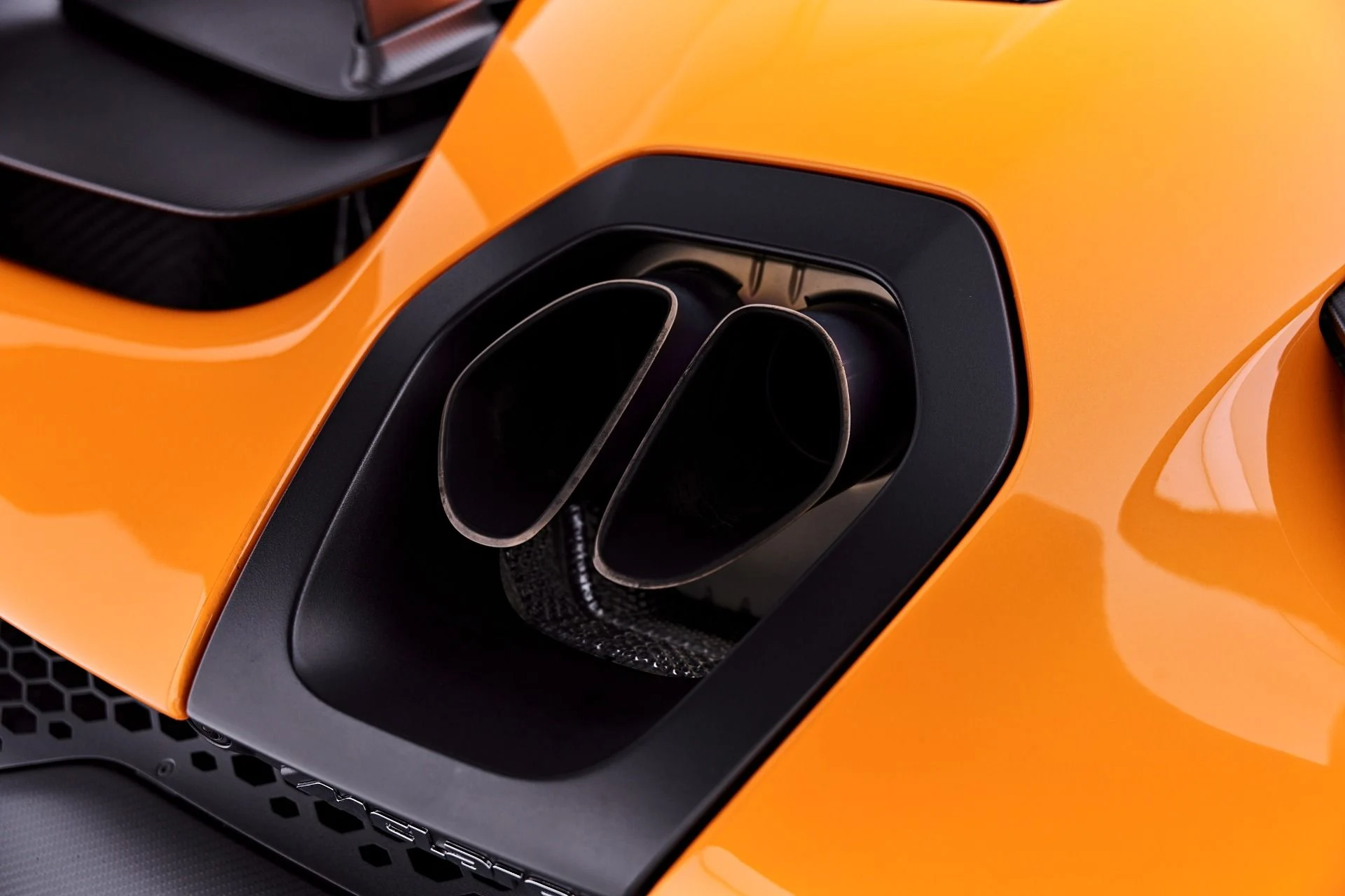 mph044_1538810695_Used_2019_Mc_Laren_Senna_1783960757_59355a25a2