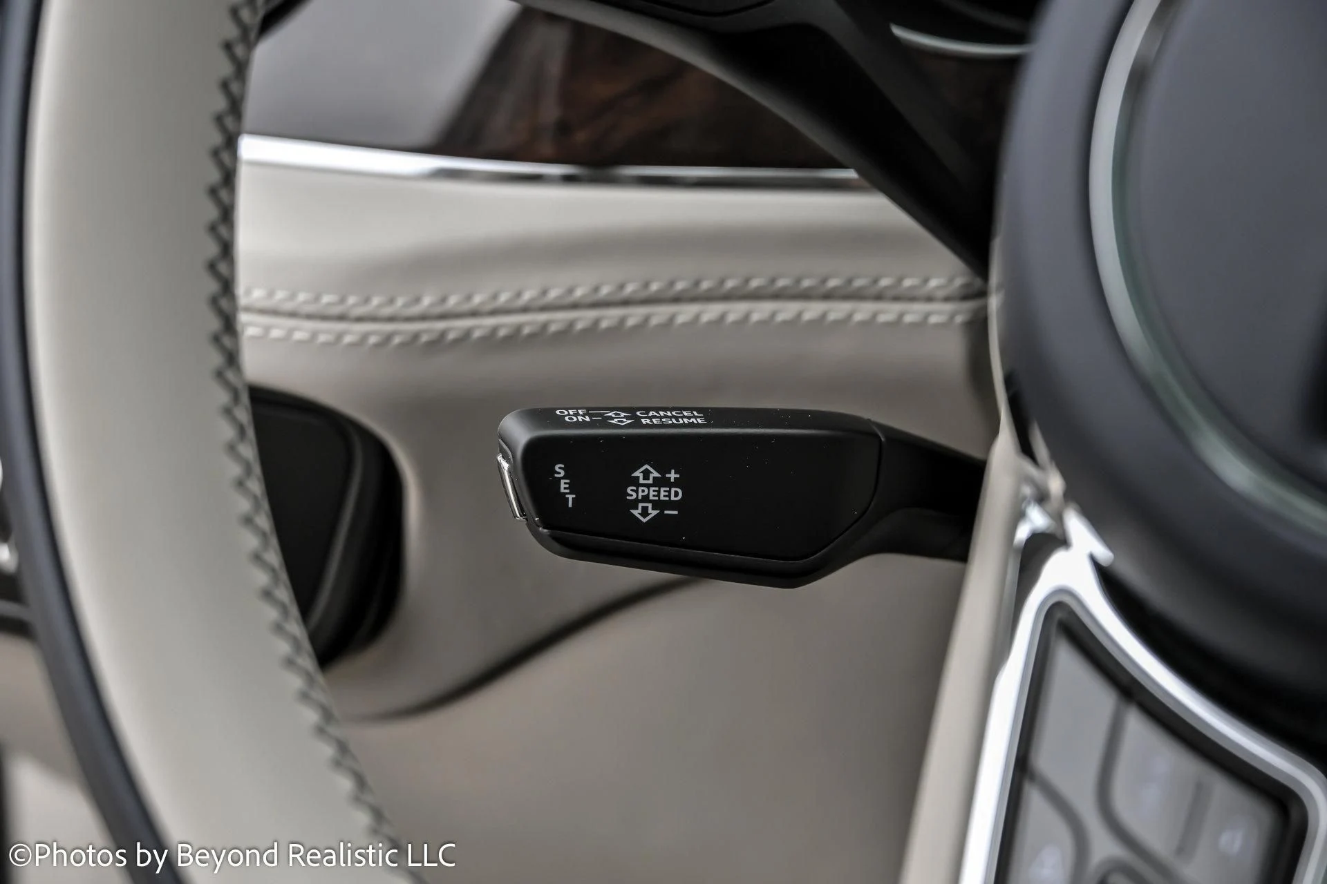 mph044_153971779_Used_2022_Bentley_Bentayga_V8_Mulliner_Driving_Specification_1765012910_30e813e533