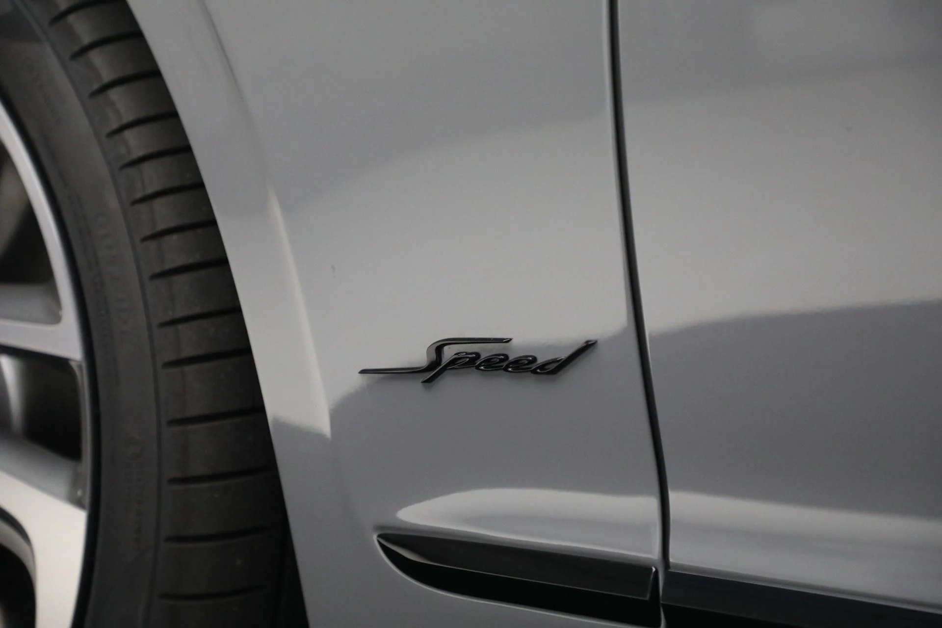 mph044_1550182168_New_2025_Bentley_Flying_Spur_Speed_dbeecb5e2d
