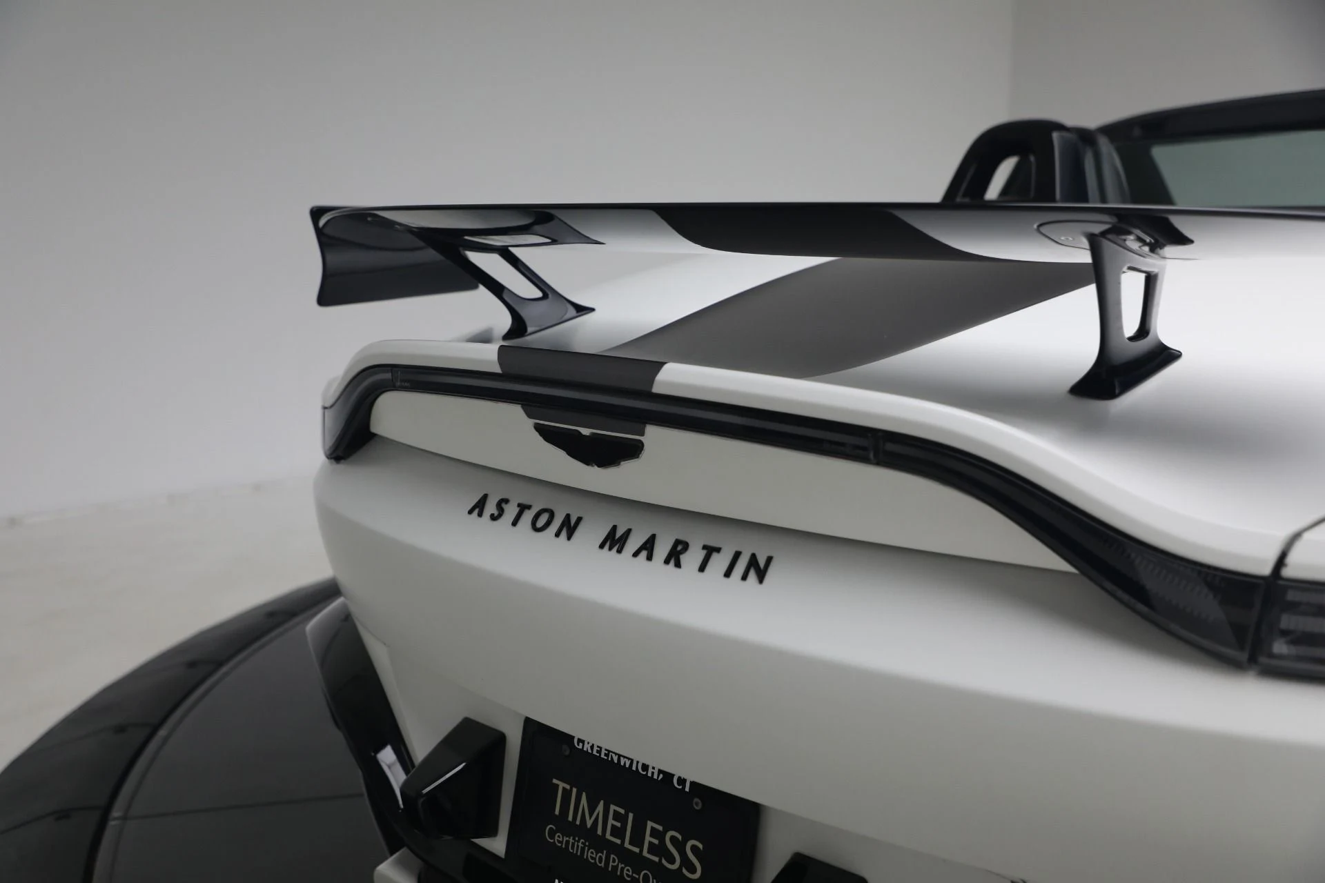 mph044_1554425657_Used_2023_Aston_Martin_Vantage_F1_Edition_1784727117_3a550ee038
