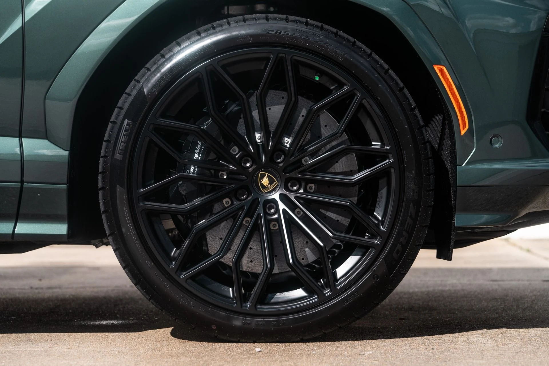 mph044_1557773003_Used_2025_Lamborghini_Urus_SE_1758739816_3312711d4c