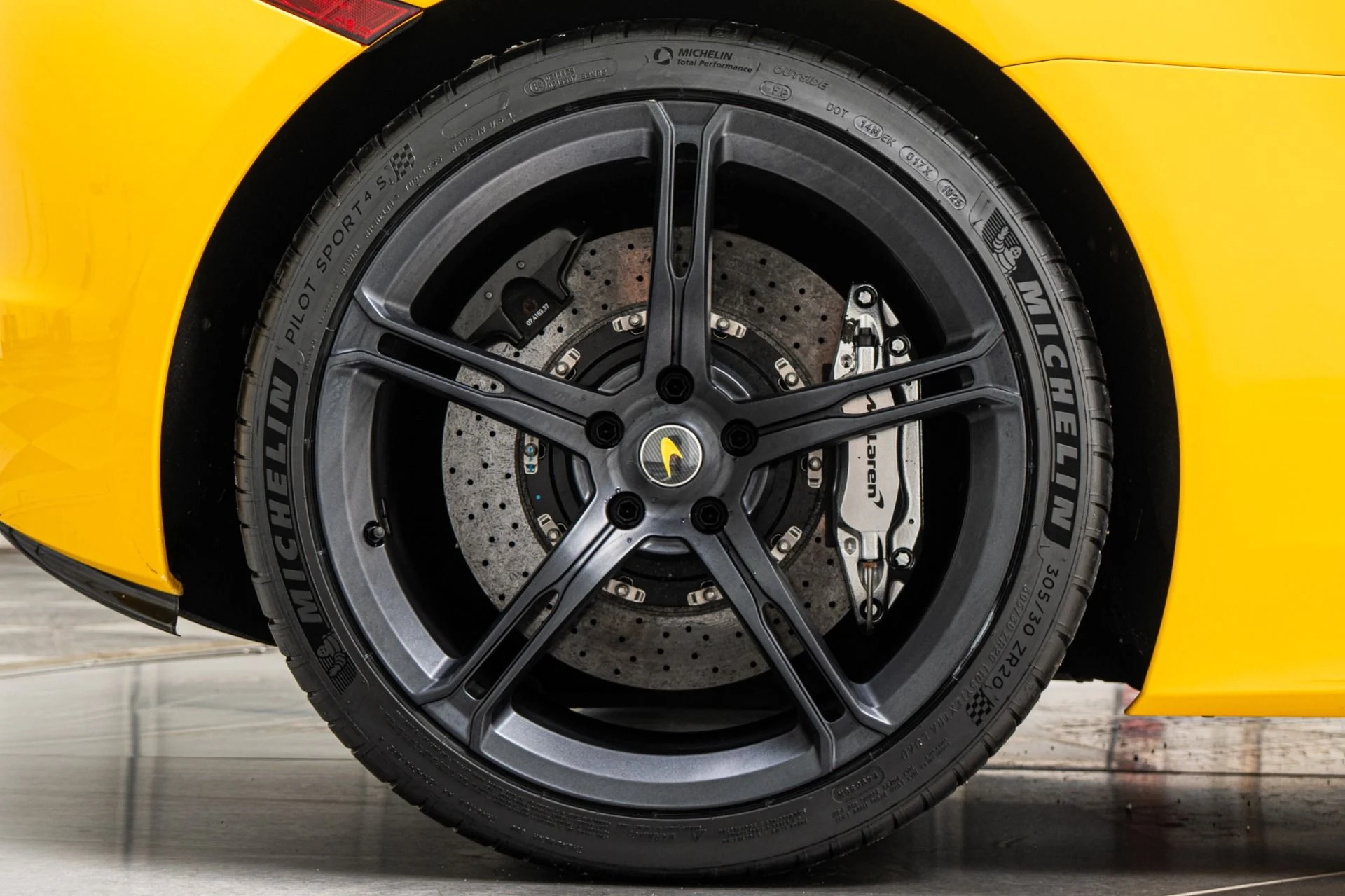 mph044_1559243320_Used_2015_Mc_Laren_650_S_Spyder_1790194559_96d3d5a9ef