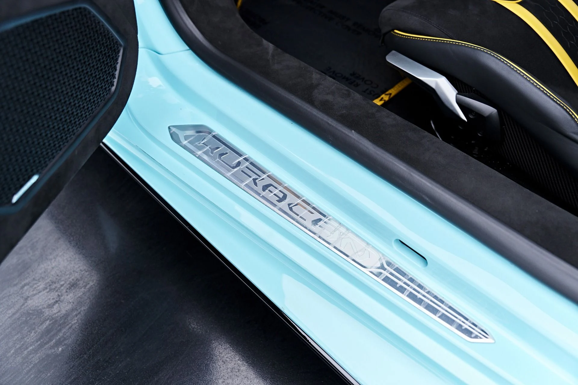 mph044_1587463275_Used_2024_Lamborghini_Huracan_Tecnica_Base_1788455434_0a00358b12