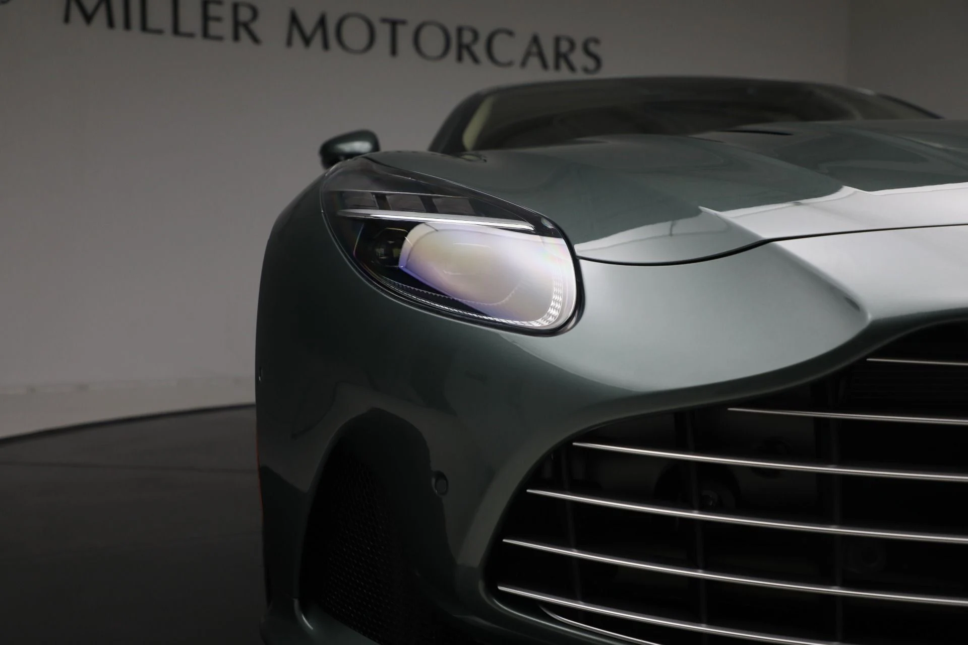 mph044_1593009820_New_2025_Aston_Martin_DB_12_Volante_8db02989d5