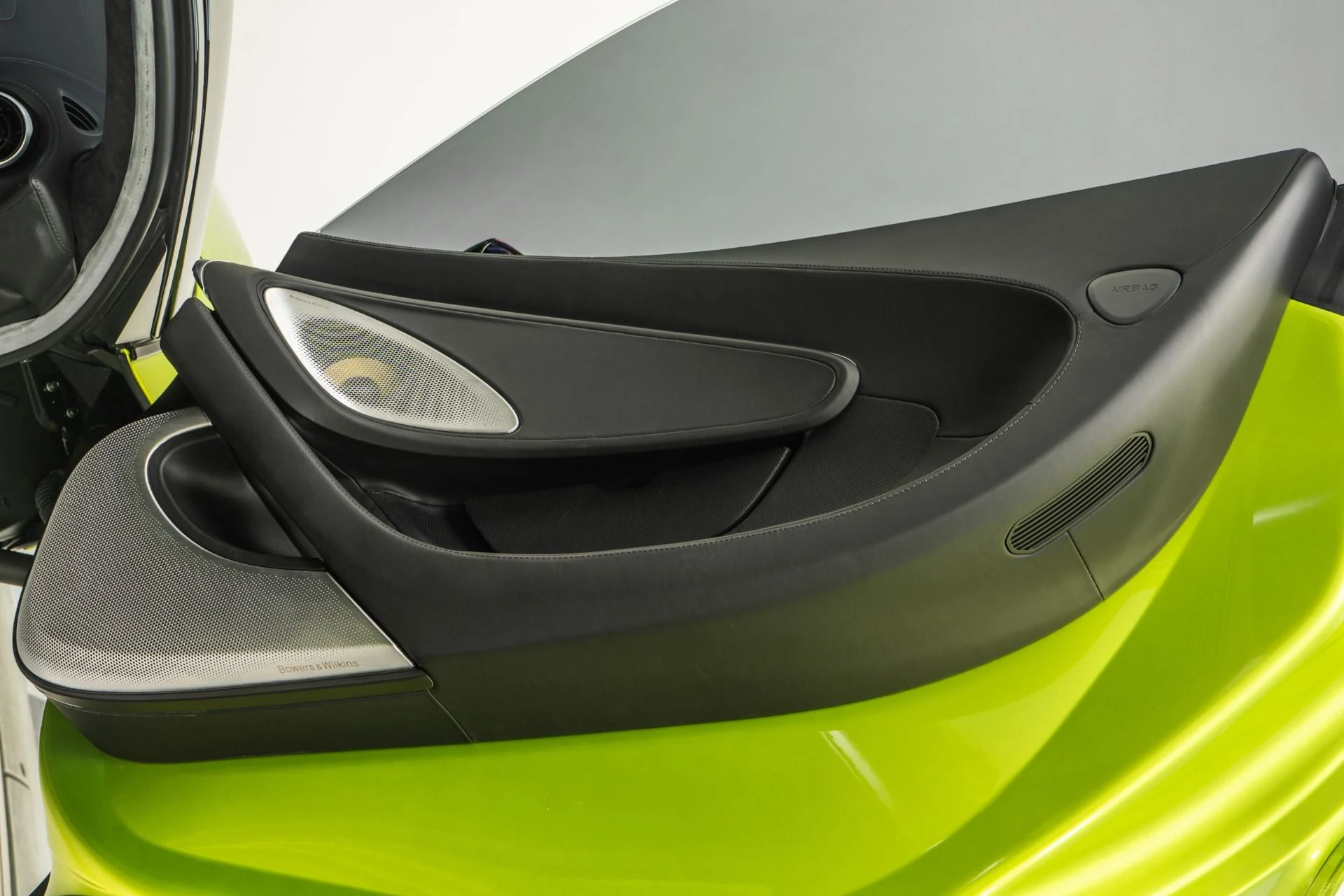 mph044_159446688_Used_2023_Mc_Laren_GT_Luxe_1755025490_8a90311daf