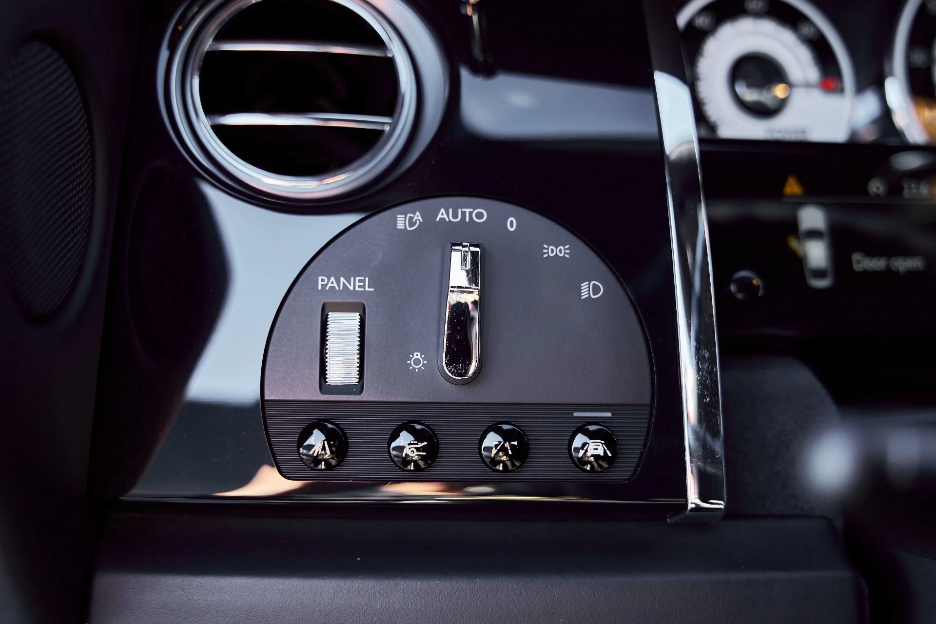 mph044_1618514454_Used_2015_Rolls_Royce_Wraith_Base_1767063565_3d14d94ed5