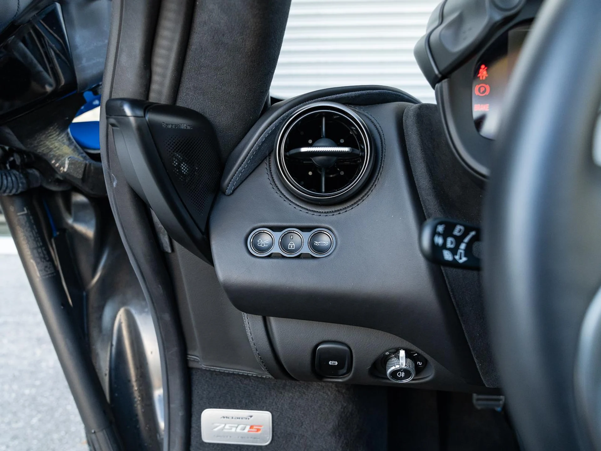 mph044_1632176133_Used_2024_Mc_Laren_750_S_Spider_1774886724_de4d6095be