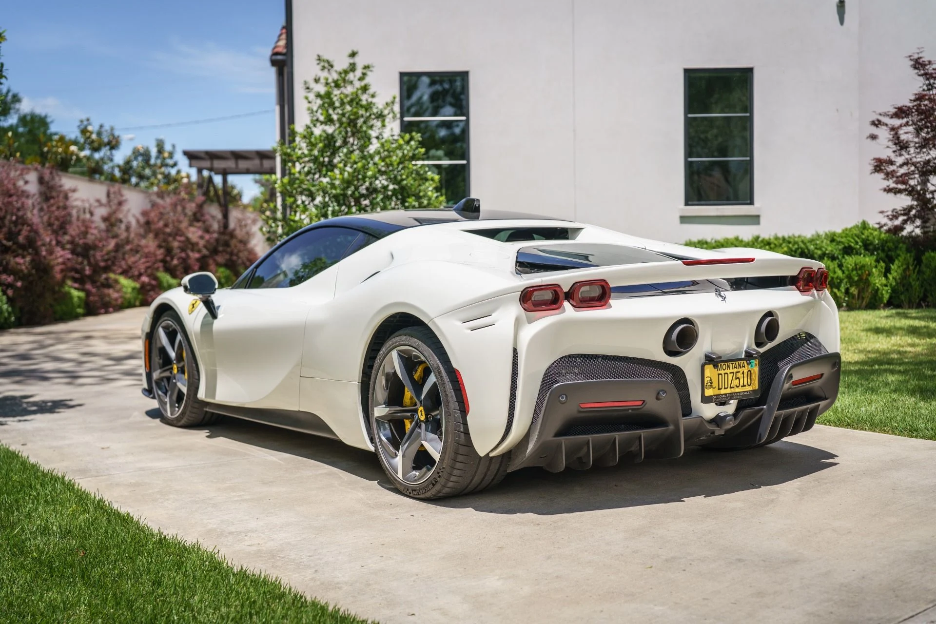 mph044_1645443690_Used_2023_Ferrari_SF_90_Stradale_1778270898_6a674226df
