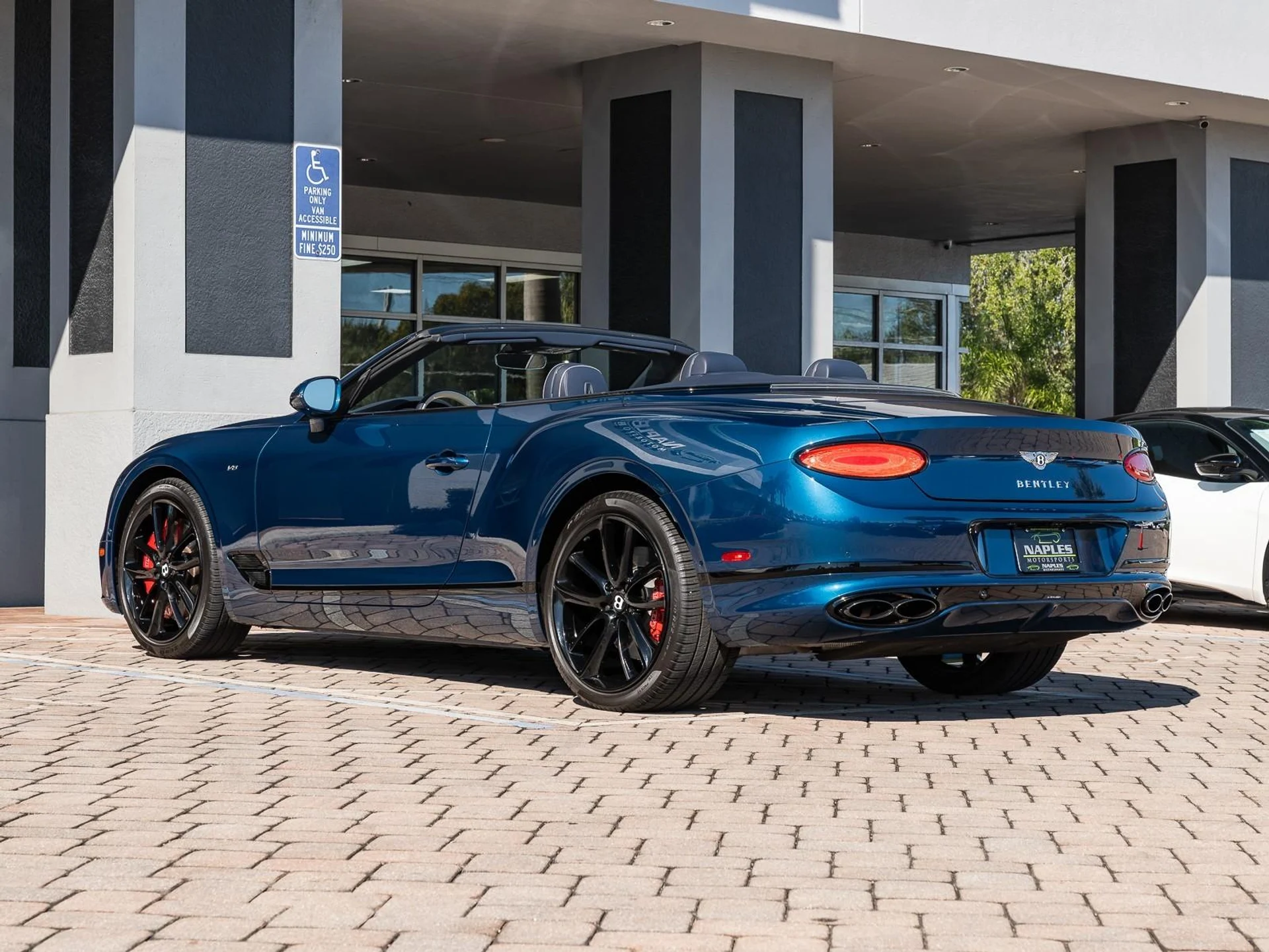 mph044_1661452377_Used_2022_Bentley_Continental_GT_V8_1764022032_1b89e5cfc9