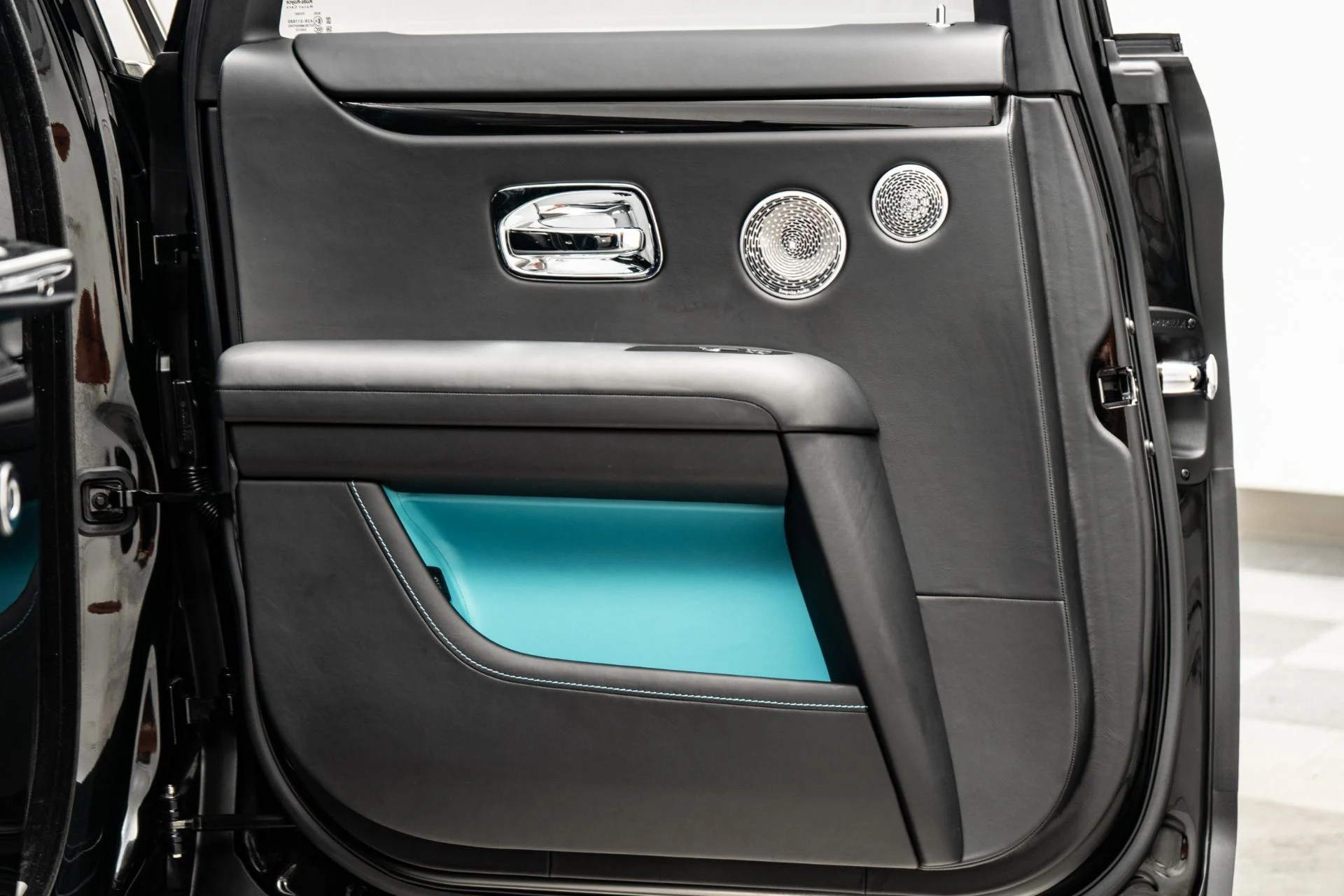 mph044_1664643795_Used_2022_Rolls_Royce_Ghost_The_Ghost_Package_Turquoise_Accents_Illuminated_Fascia_1774388734_3e2615bd86