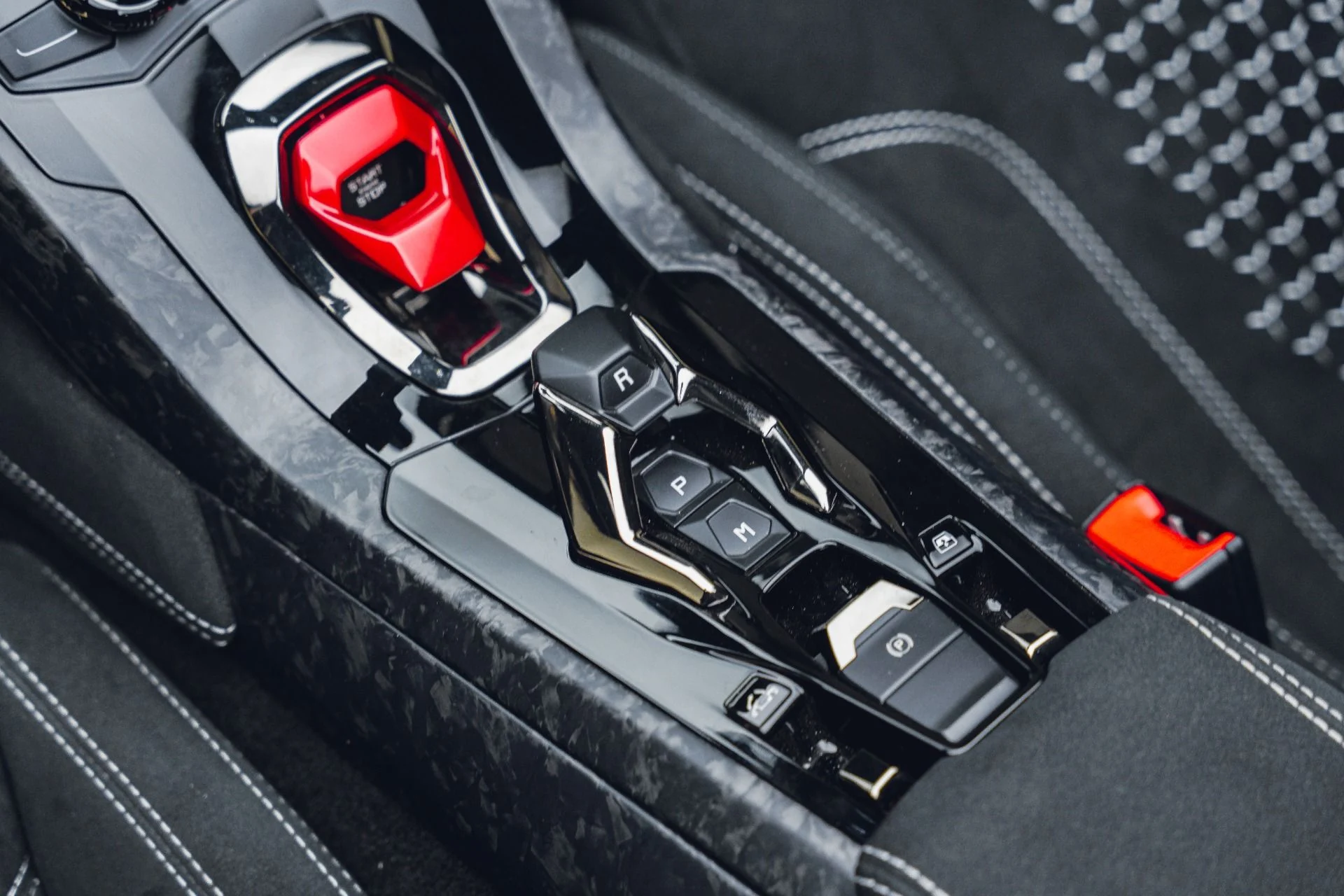 mph044_1689011023_Used_2019_Lamborghini_Huracan_LP_640_4_Performante_Spyder_1781799753_79eb7db7f9