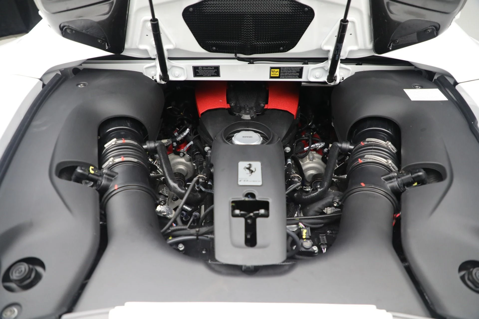 mph044_1706917494_Used_2023_Ferrari_F8_Spider_fa02757e9c