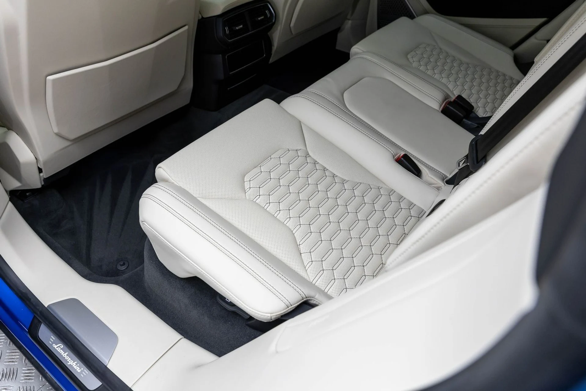 mph044_170724960_45_0b565fbf65