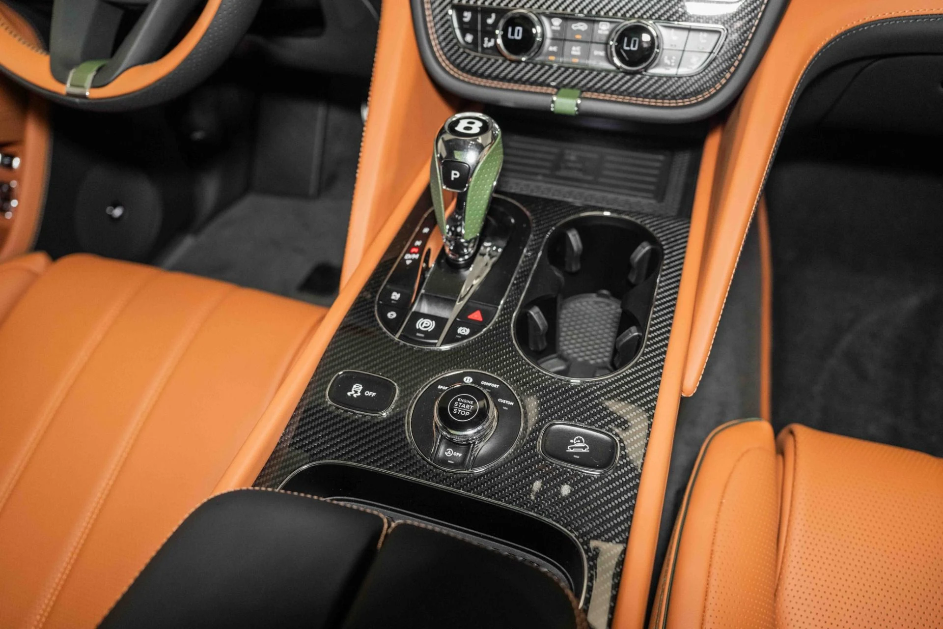 mph044_171809879_Used_2024_Bentley_Bentayga_EWB_Azure_V8_1718899287_30477da4da